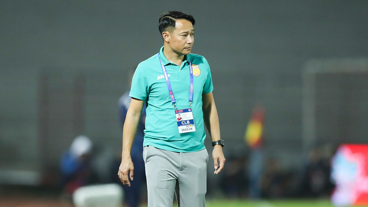 HLV Vũ Hồng Việt: "Chúng tôi thắng Hải Phòng do may mắn"