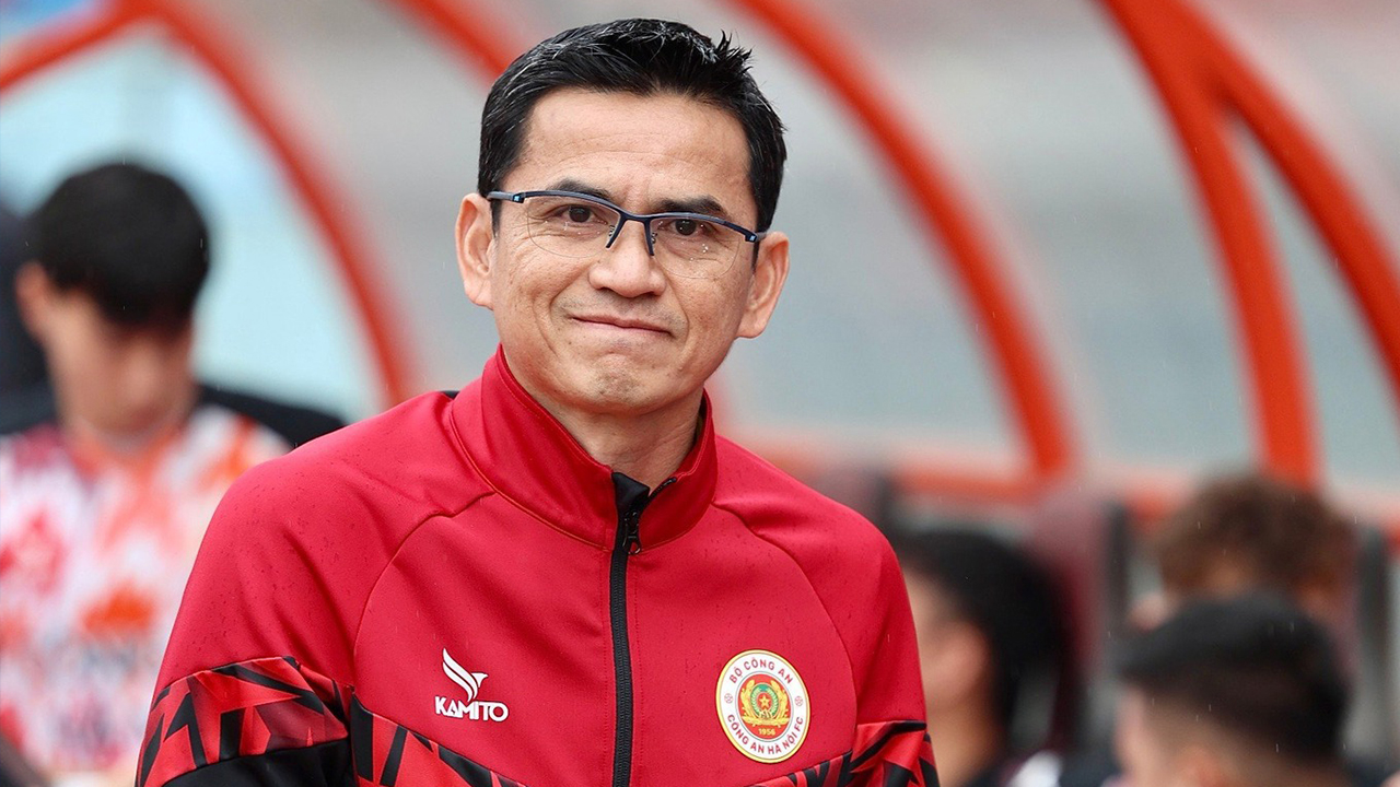 Chờ màn ra mắt rực rỡ của HLV Kiatisak trước CLB TP Hồ Chí Minh