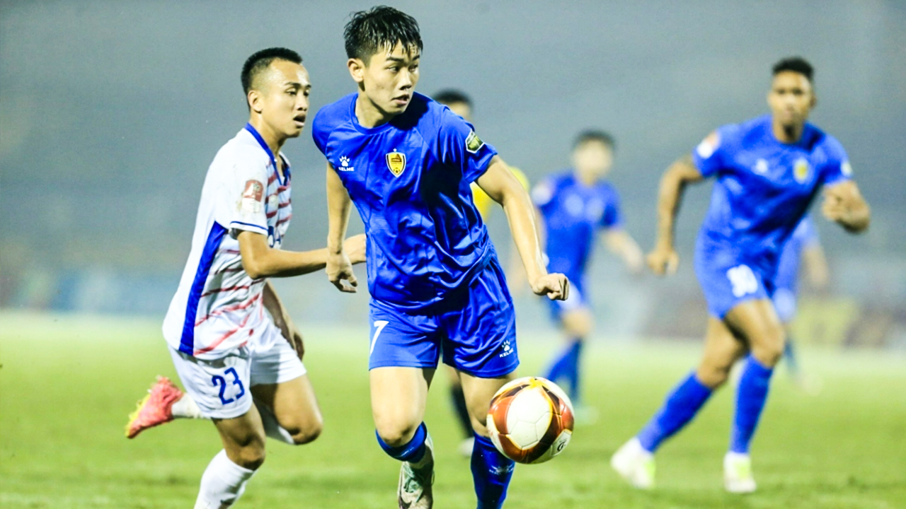 Tuyển thủ Đình Bắc quay trở lại thi đấu ở vòng 12 V.League