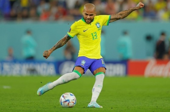 dani-alves-7784-1700804367.jpg