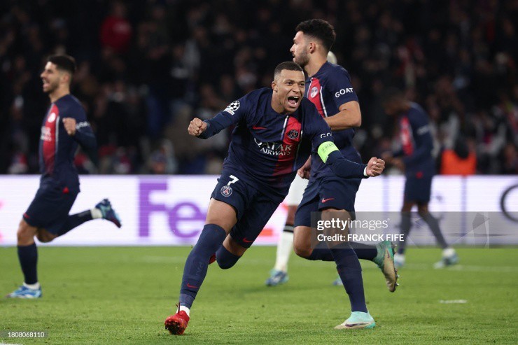 video-bong-da-psg-newcastle-dut-diem-tham-hoa-nghet-tho-penalty-phut-90-8-cup-c1-gettyimages-1808068110-2048x2048-1701209345-210-width740height493-1701238488.jpg