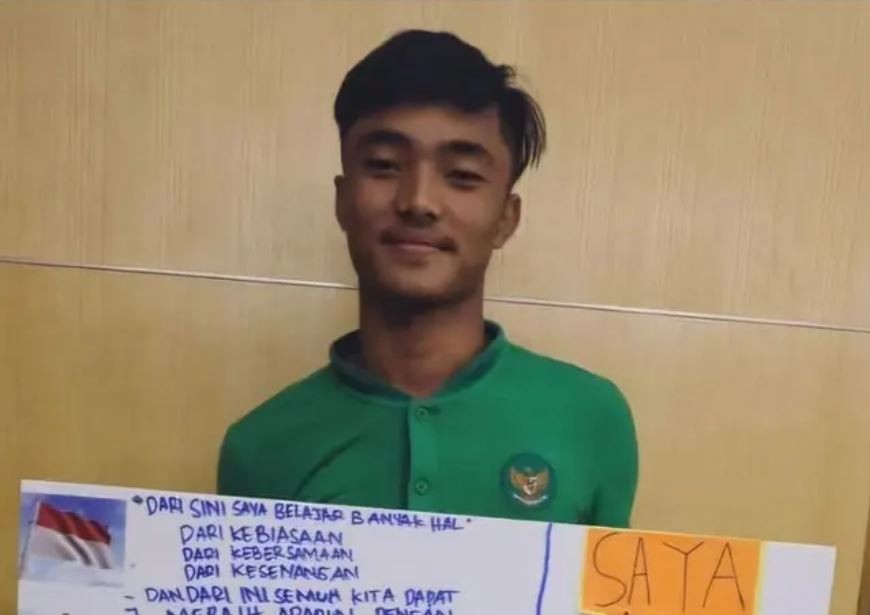 Chuyện xúc động về thủ môn U23 Indonesia: Từ nét vẽ nguệch ngoạc đến giấc mơ Paris