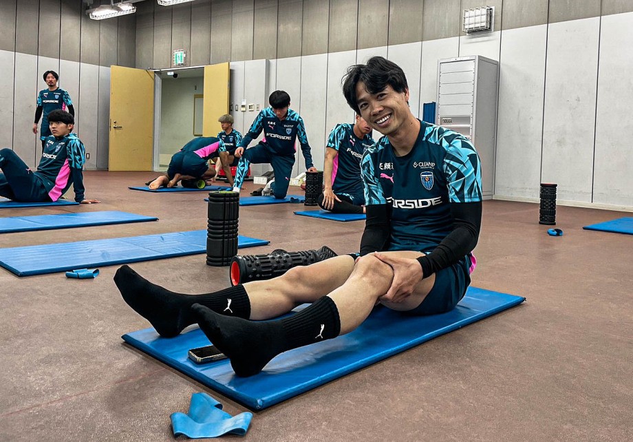 Yokohama FC chiêu mộ tiền đạo sinh viên, cơ hội với Công Phượng đã cạn?