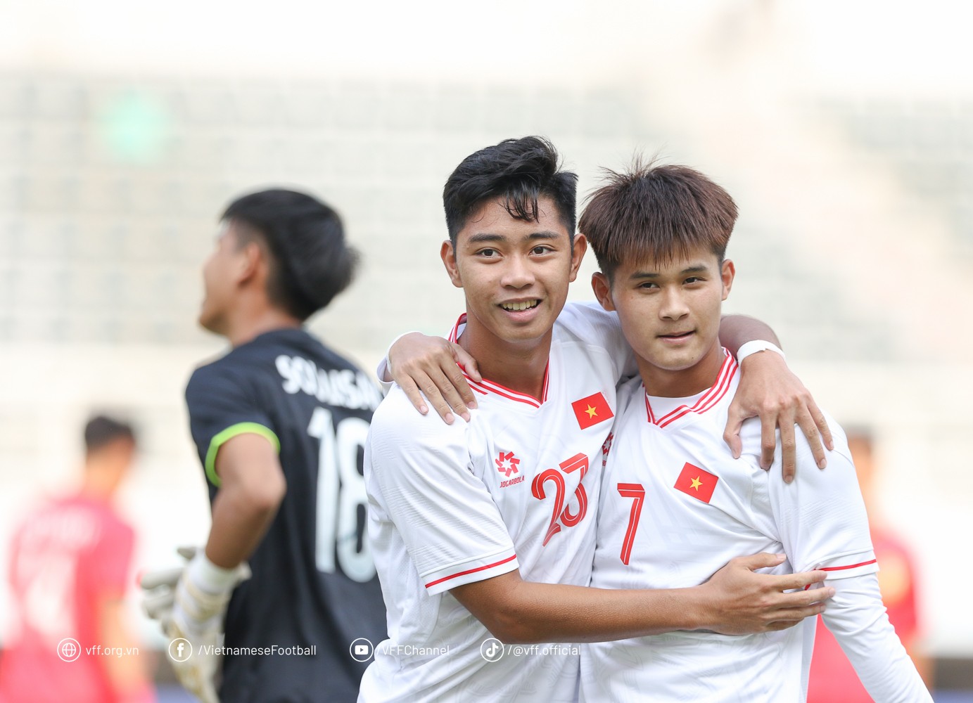 Kết quả bóng đá: U19 Việt Nam đại thắng Lào, chia tay U19 Đông Nam Á trong niềm vui