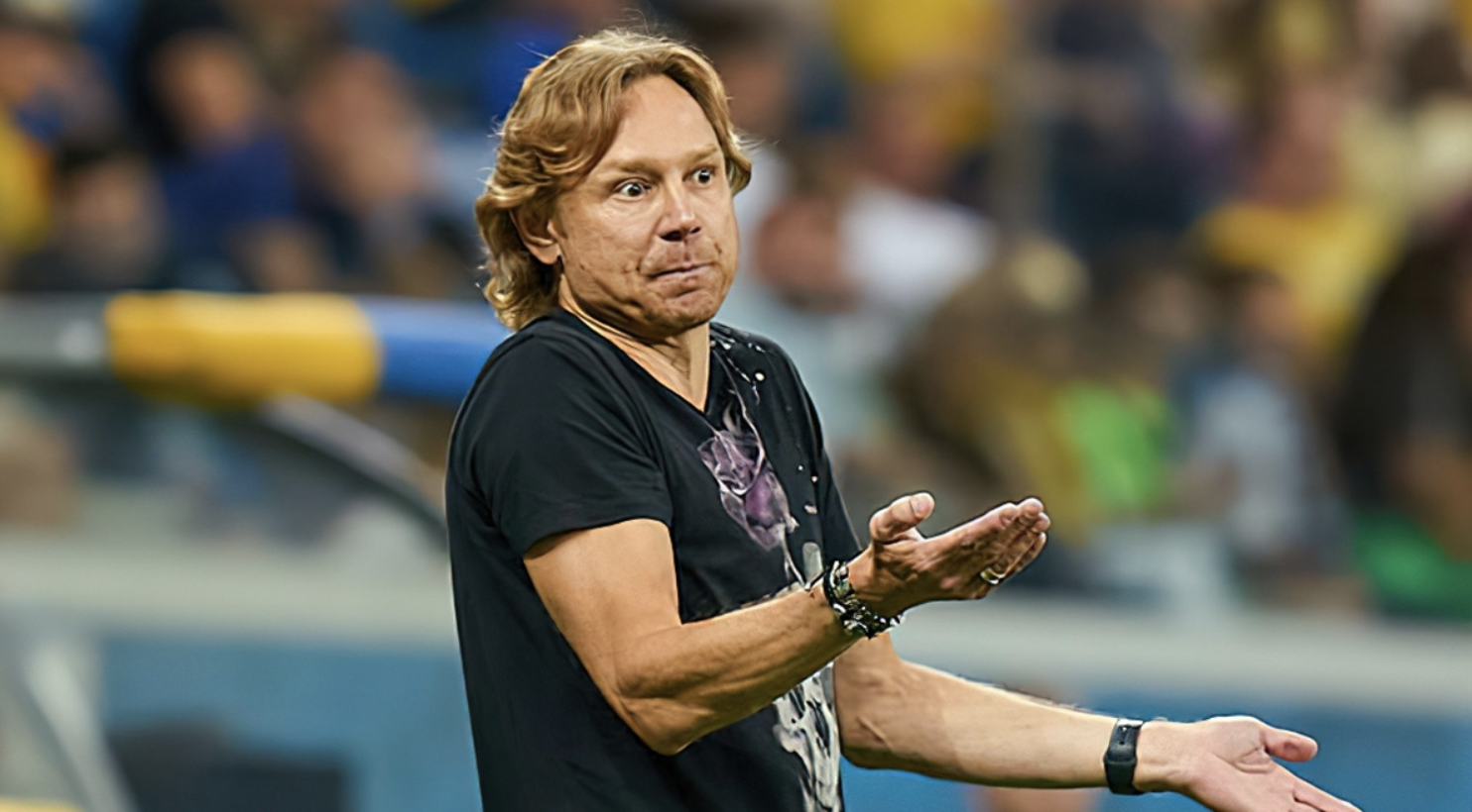 HLV ĐT Nga phát biểu sốc: "Bạn nghĩ chúng tôi muốn đến Việt Nam sao?"