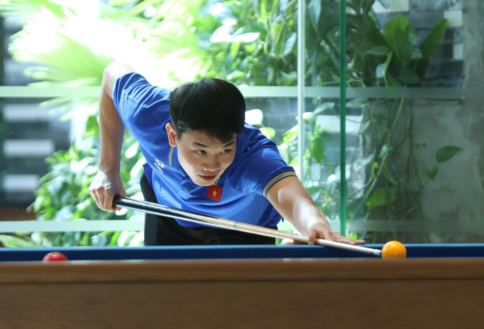 ĐT Việt Nam hội quân: Đình Bắc, Khuất Văn Khang so kè tài đánh carom,Tuấn Hải mang theo "đồ chơi" độc