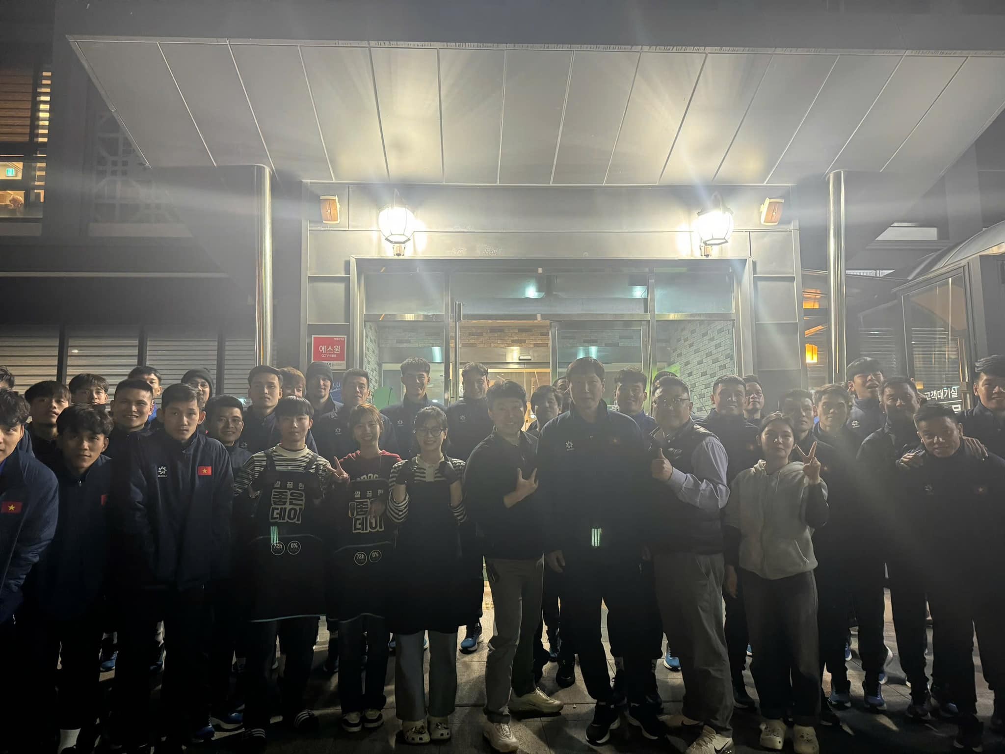 ĐT Việt Nam thư giãn, đi tẩm bổ sau trận thắng Daegu FC