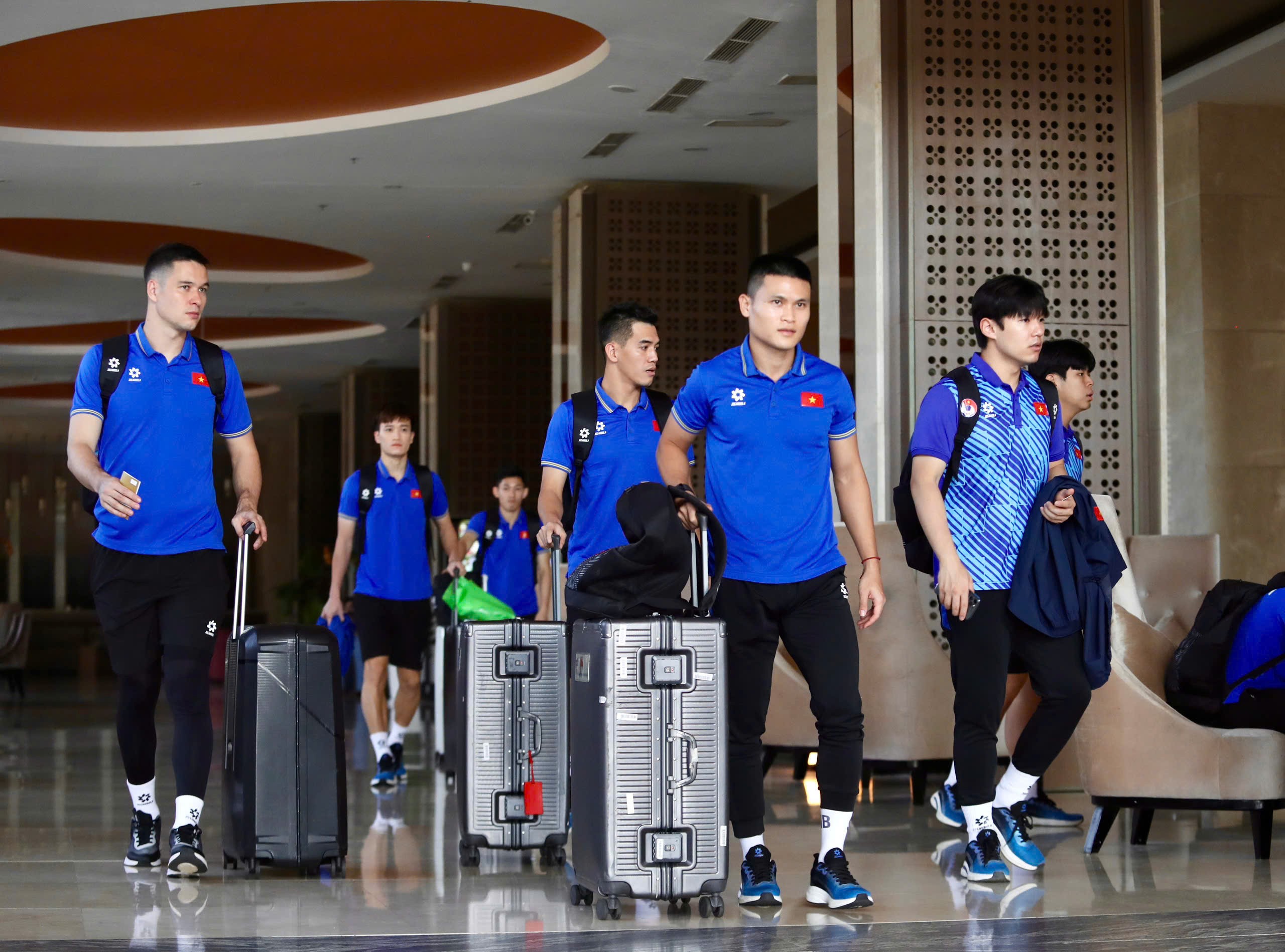 Tuyển Việt Nam về nước sau chiến thắng đậm ở trận ra quân AFF Cup 2024