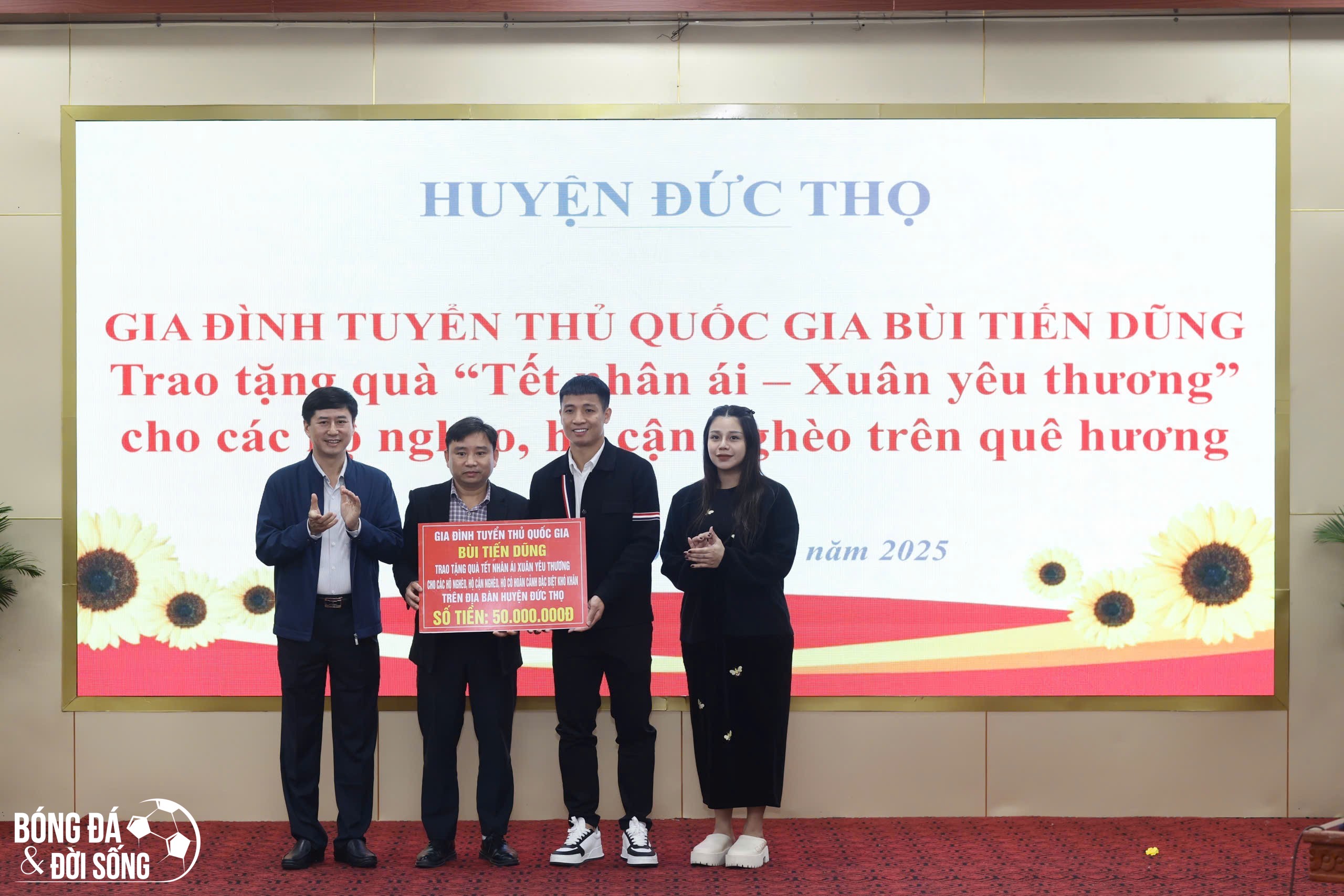 Trung vệ Bùi Tiến Dũng ủng hộ “Tết nhân ái - Xuân yêu thương” sau chức vô địch ASEAN Cup 2024