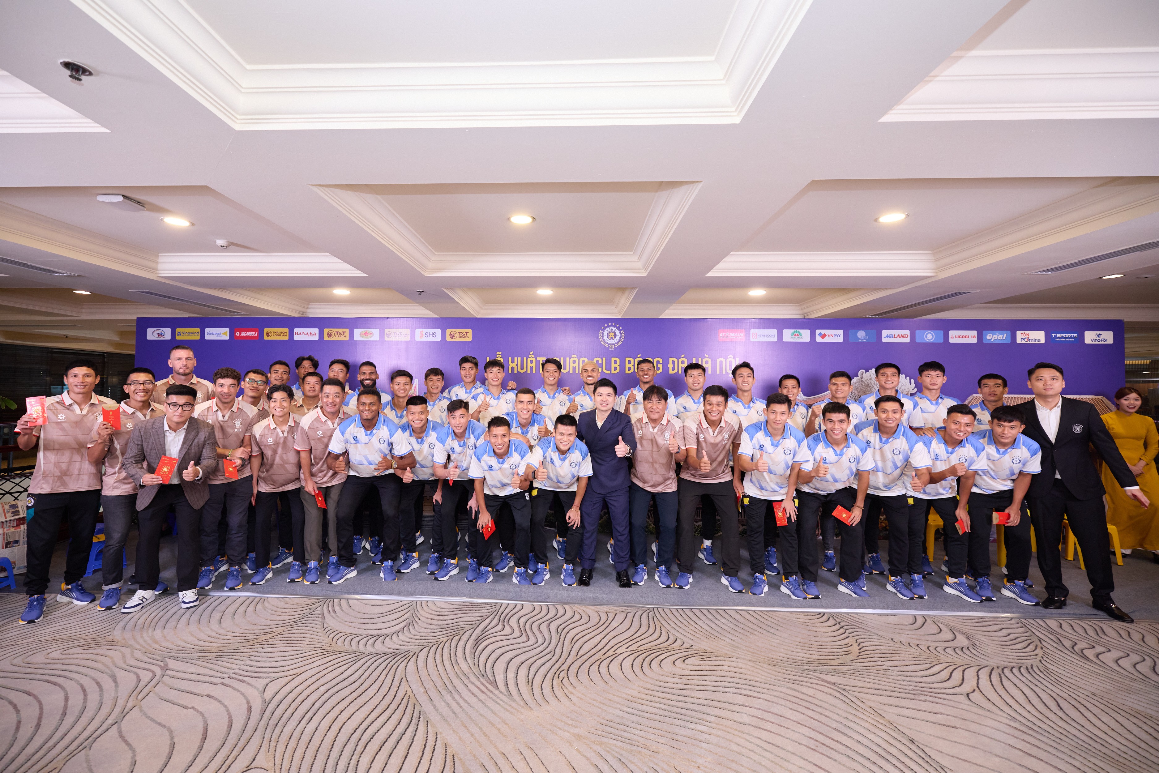 Hà Nội FC chính thức xuất quân và mở “ngôi nhà” mới dành cho người hâm mộ