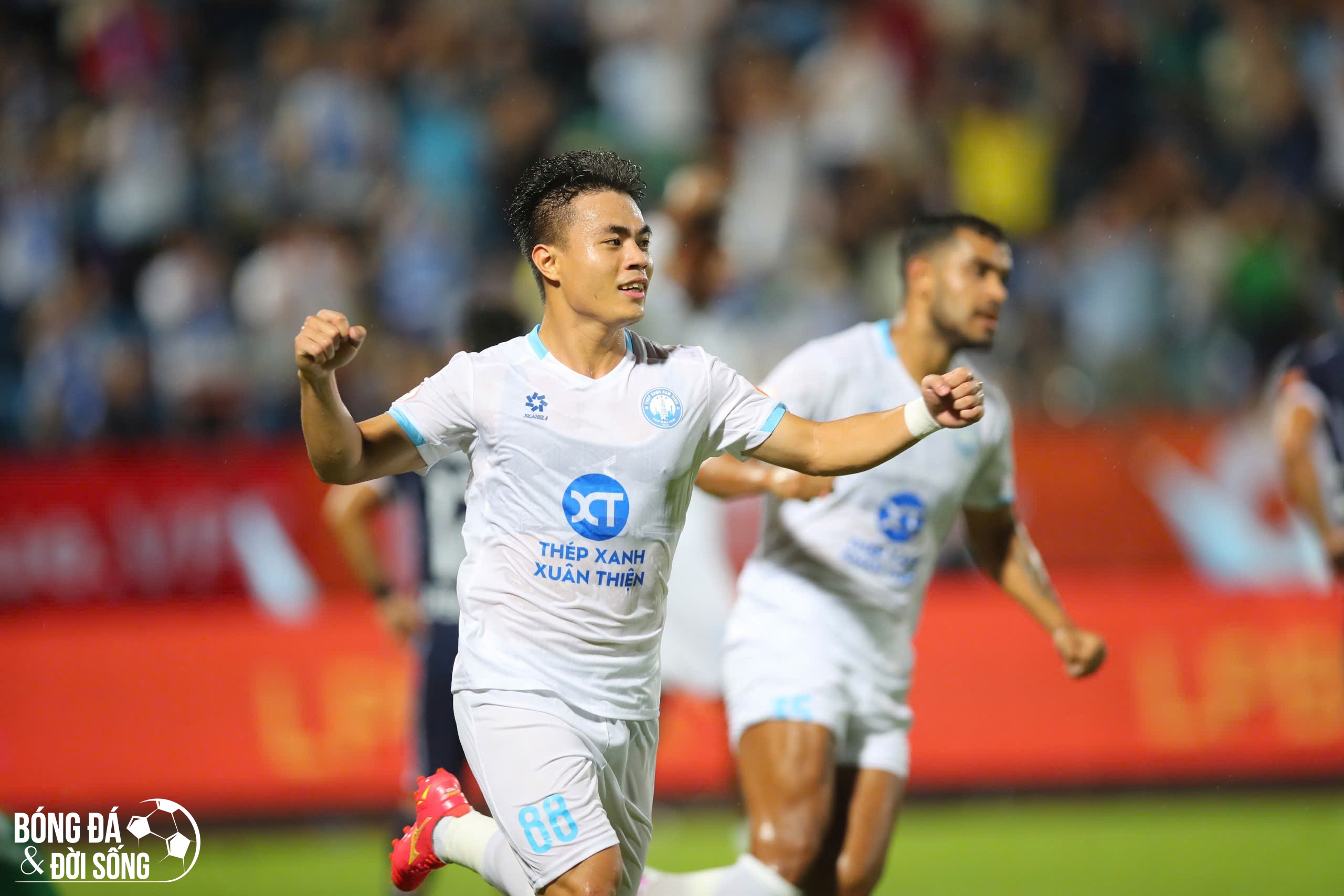 Kết quả V-League: ĐKVĐ Nam Định thắng nhọc Hải Phòng trận ra quân