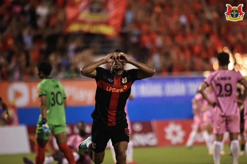 Đè bẹp Thanh Hoá, Ninh Bình FC tạm dẫn đầu bảng xếp hạng V-League 2025/26