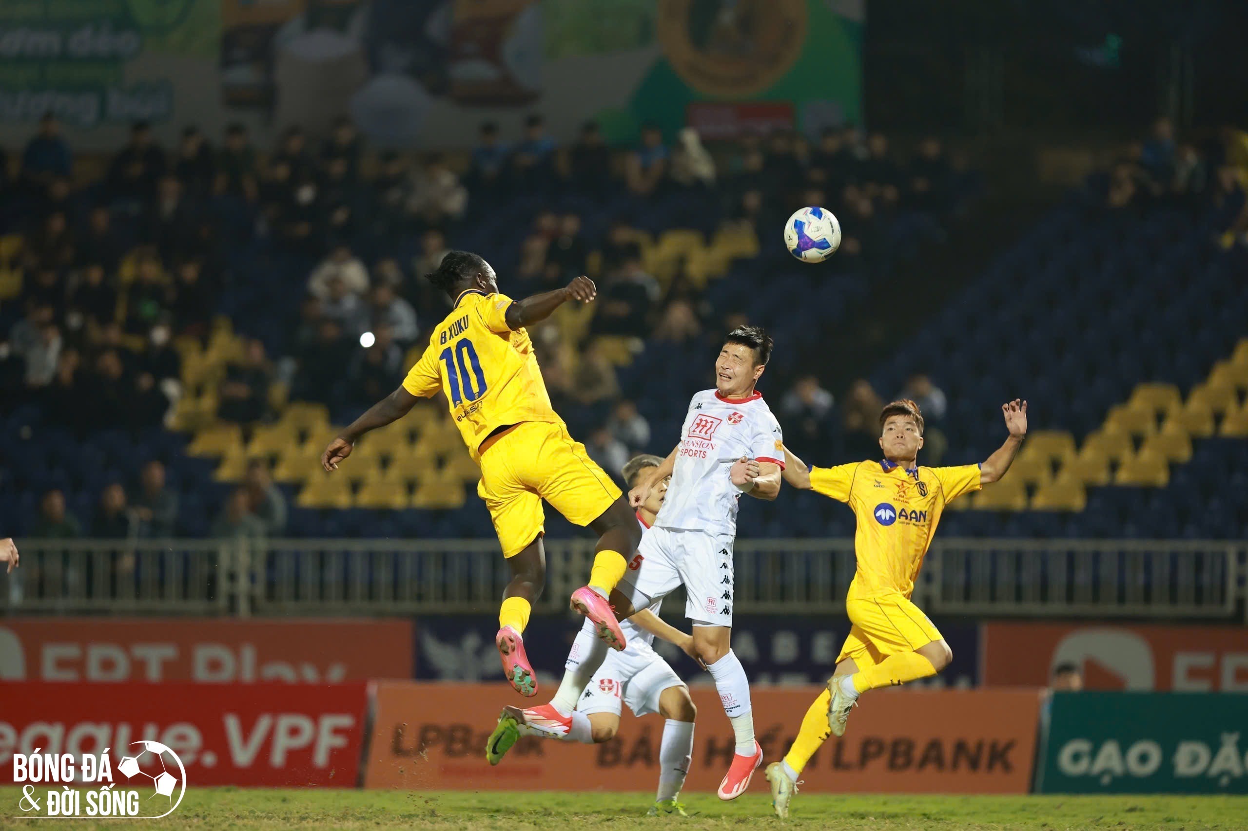 Nhận định Hải Phòng đấu Sông Lam Nghệ An, 18h ngày 27/8: Đội khách tiếp đà thăng hoa?