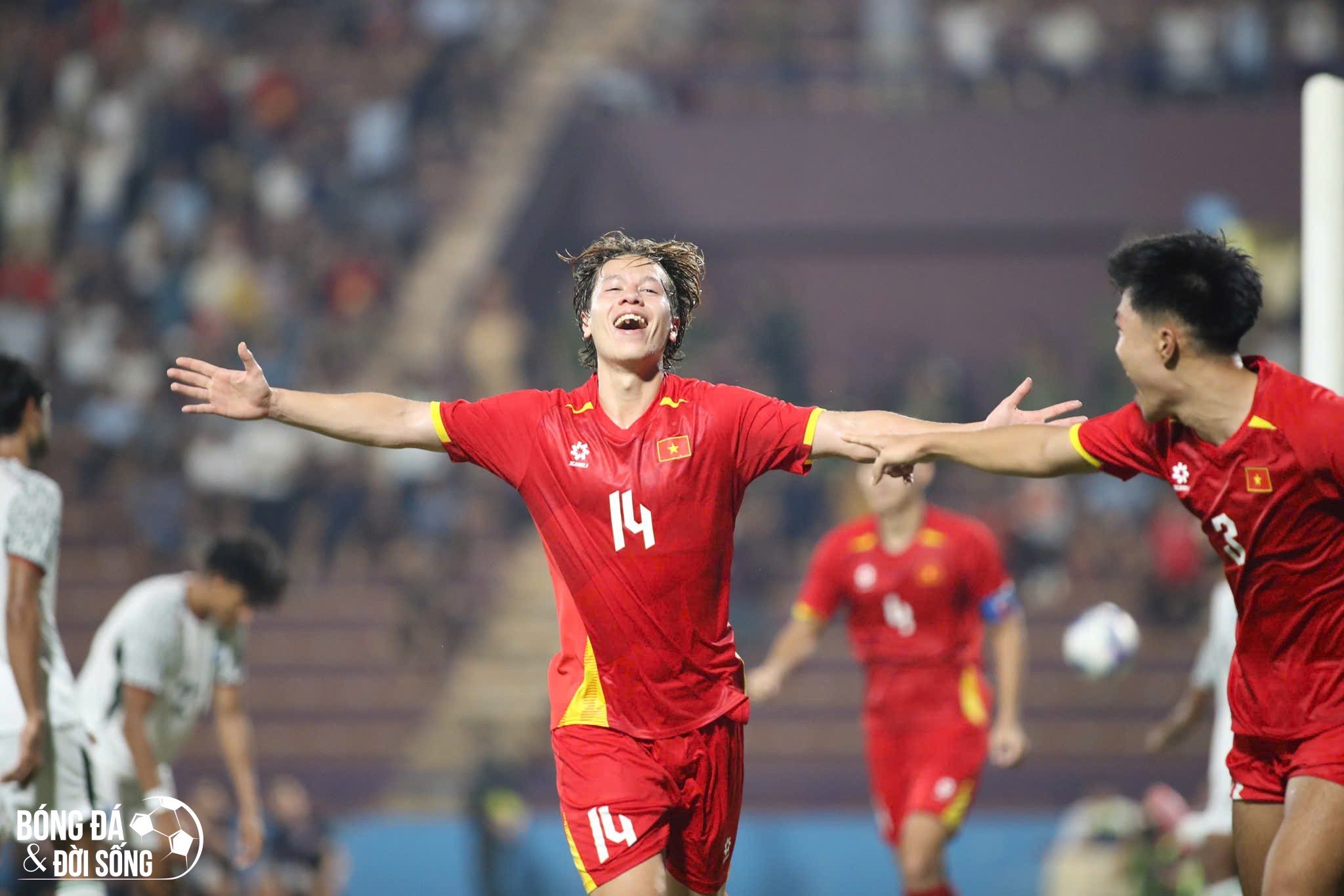 Tiền vệ Viktor Lê hạnh phúc sau bàn thắng đầu tiên trong màu áo U23 Việt Nam