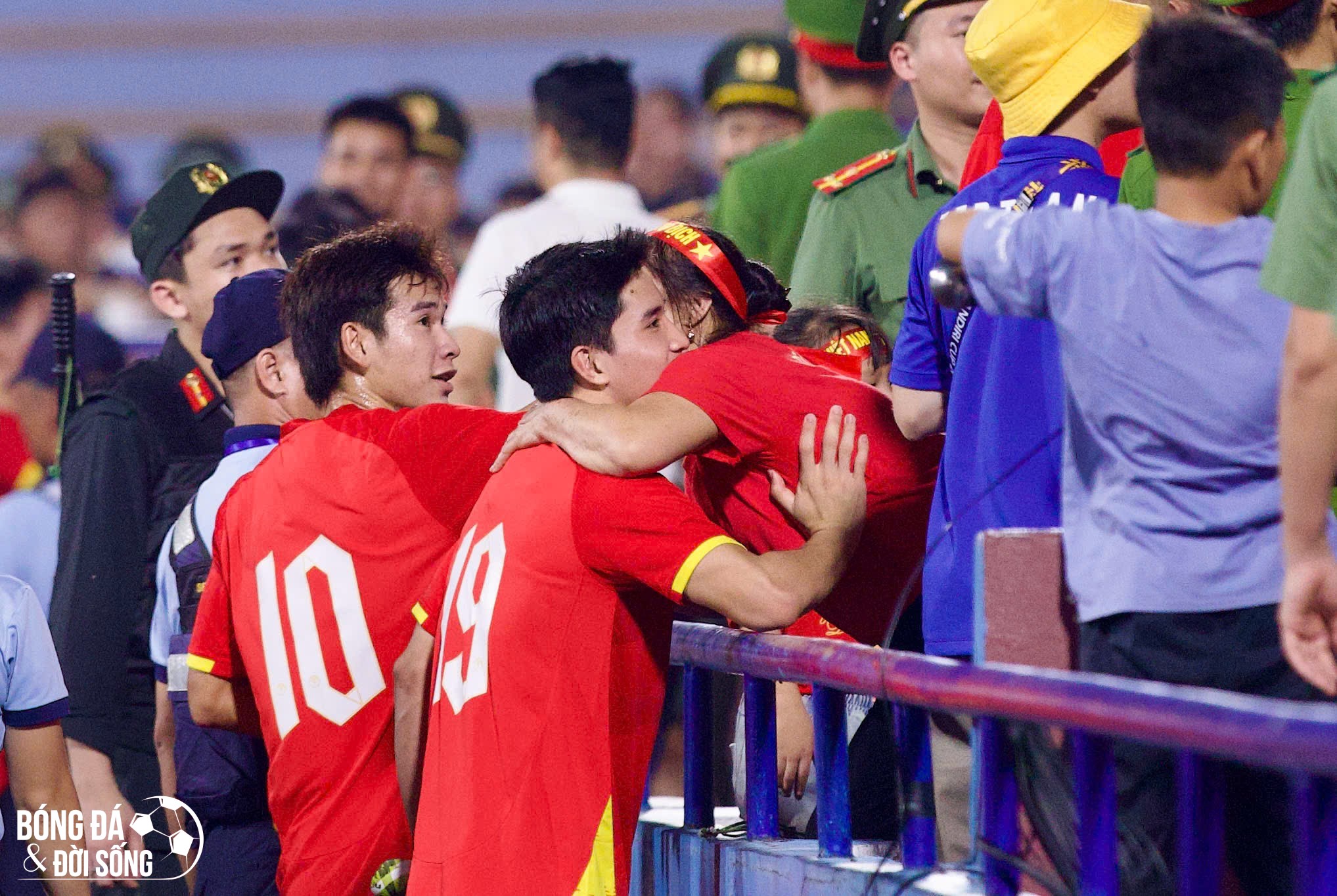 Mẹ tiền đạo Ngọc Mỹ hạnh phúc khi con trai ghi bàn mở tỷ số cho U23 Việt Nam