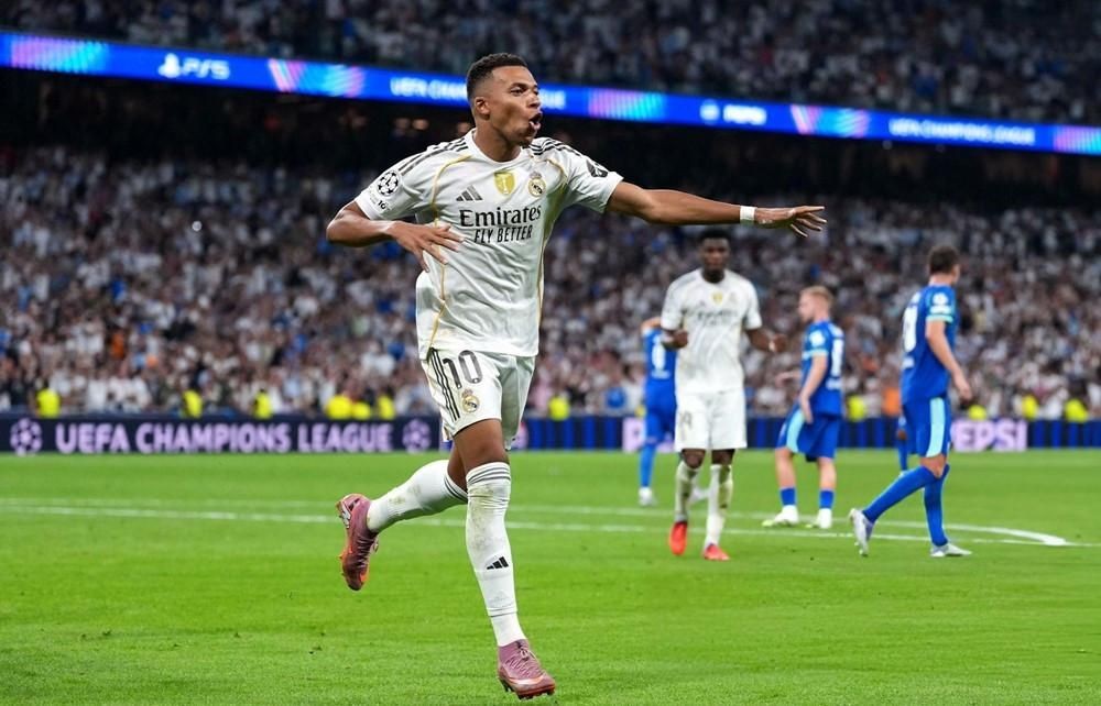 Mbappe toả sáng, Real Madrid thắng Marseille dù bị đuổi người