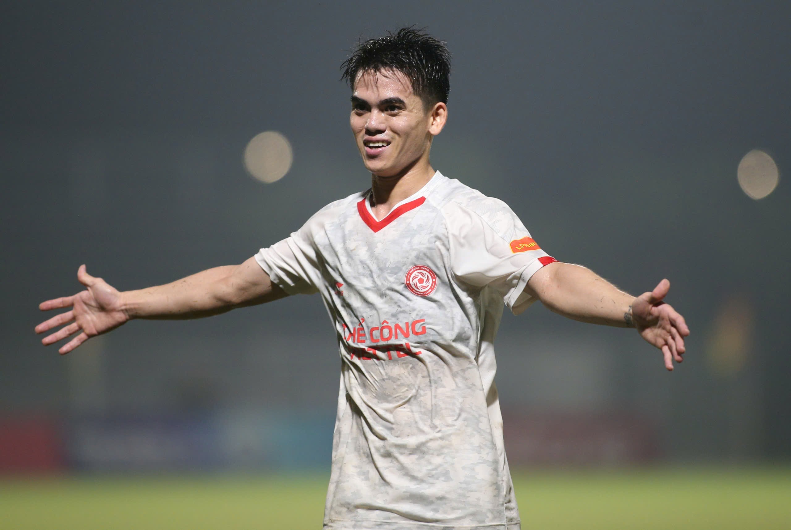 Khuất Văn Khang nói thẳng nguyên nhân Thể Công Viettel đánh rơi chiến thắng trước PVF-CAND