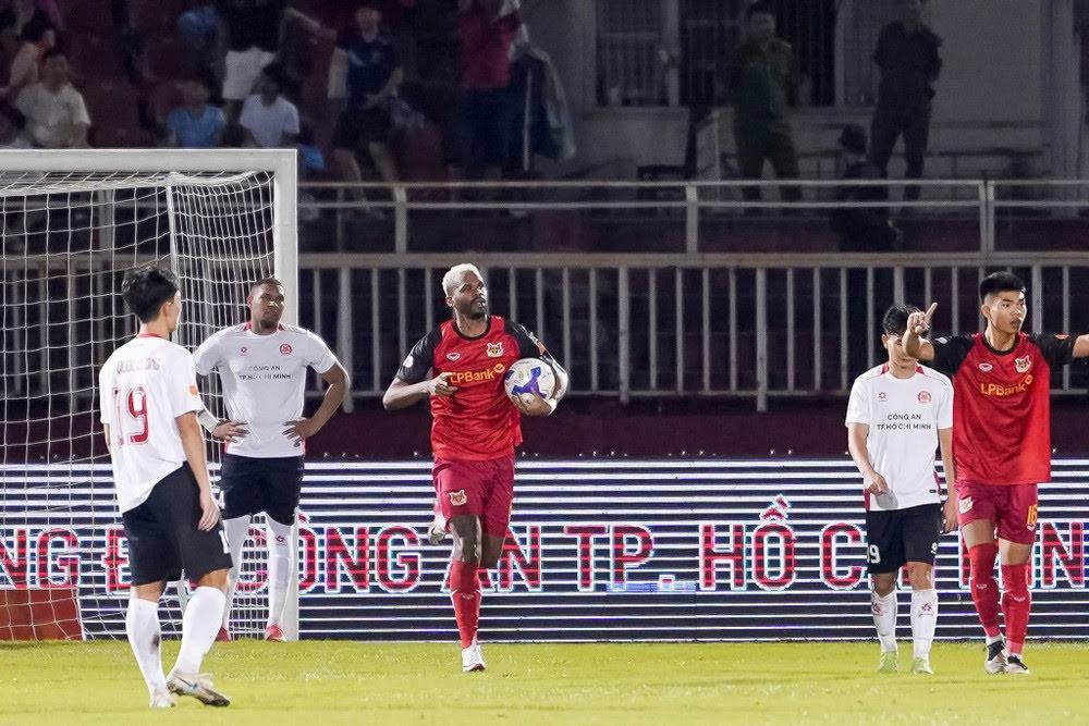 Kết quả V-League: Ngược dòng ngoạn mục trước CATPHCM, Ninh Bình nối dài chuỗi trận thăng hoa