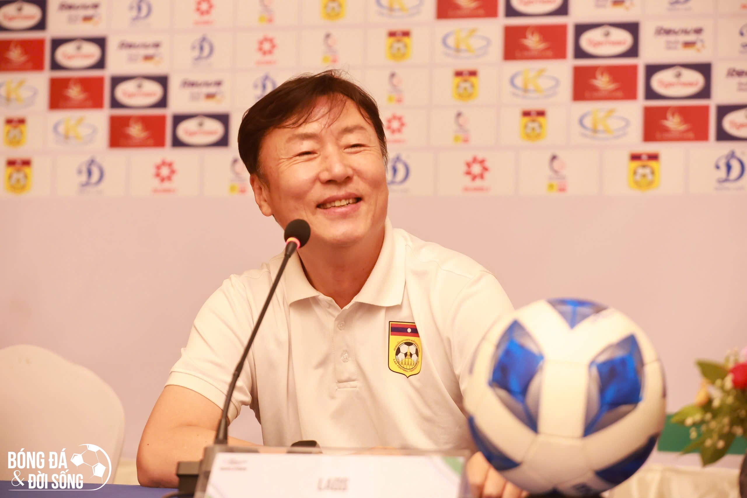 HLV ĐT Lào cảnh giác với Xuân Son, khẳng định Việt Nam mạnh hơn Malaysia