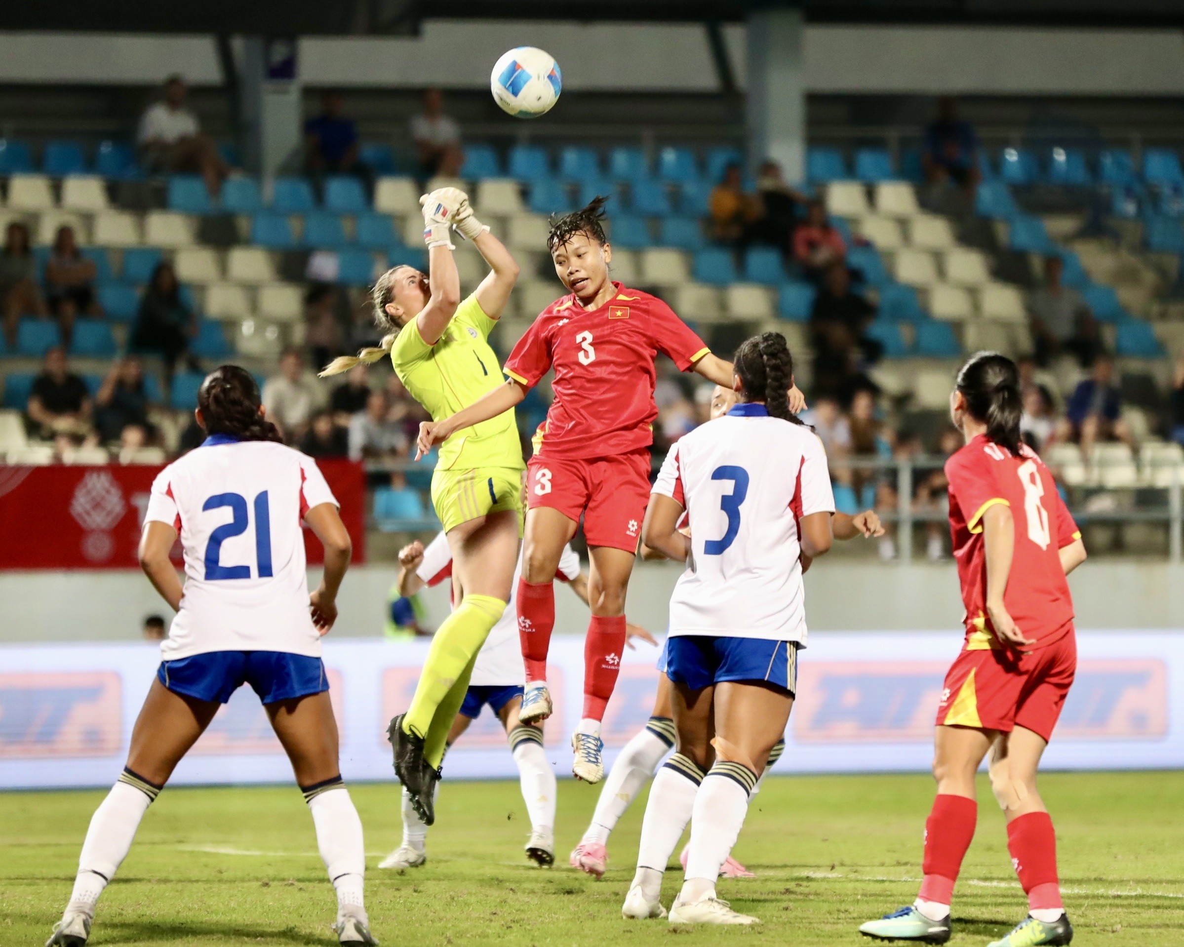 Thua đau Philippines, ĐT nữ Việt Nam rơi vào thế khó tại SEA Games 33