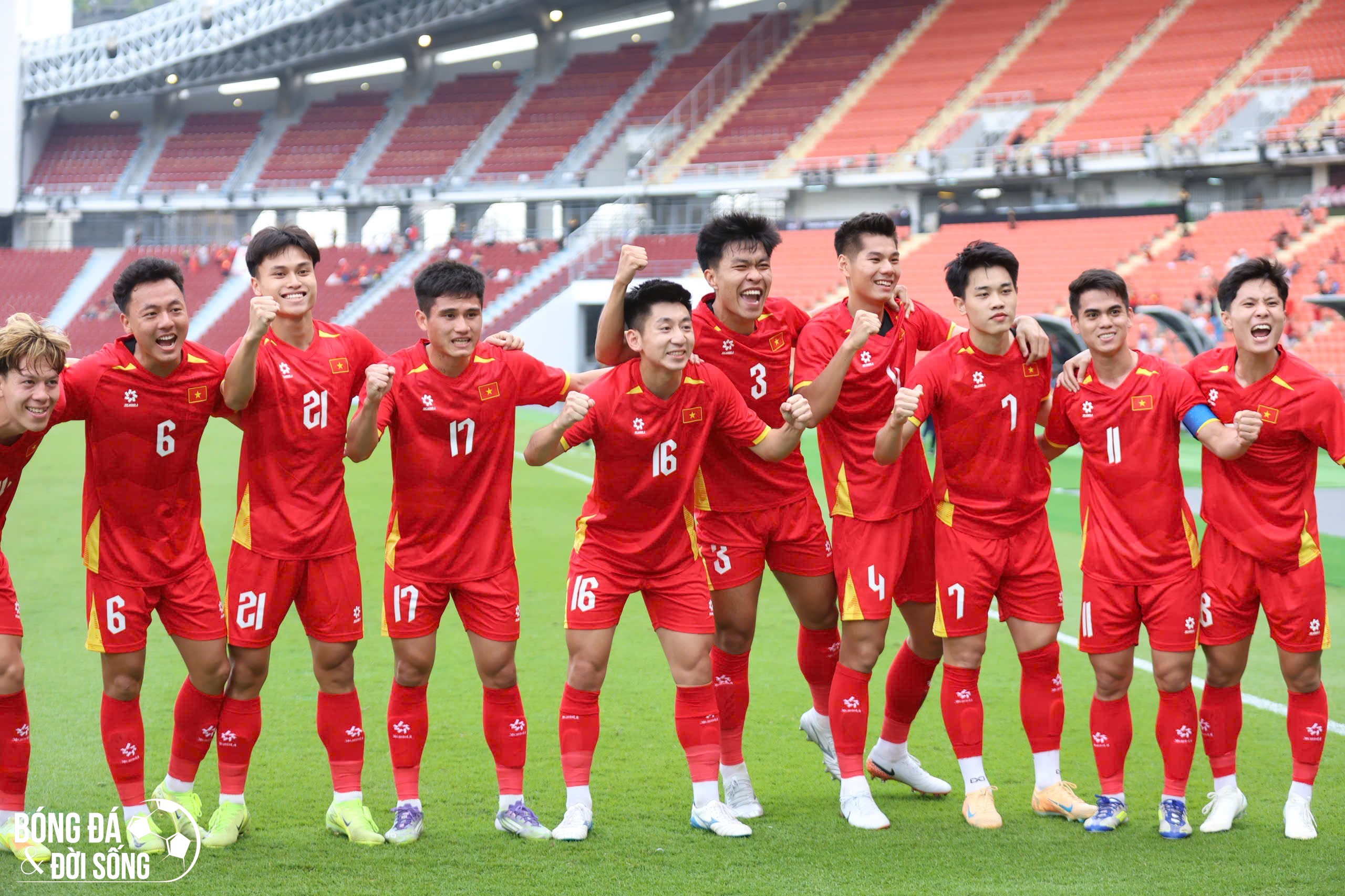 Thắng thuyết phục Malaysia, U22 Việt Nam chính thức vào bán kết SEA Games 33
