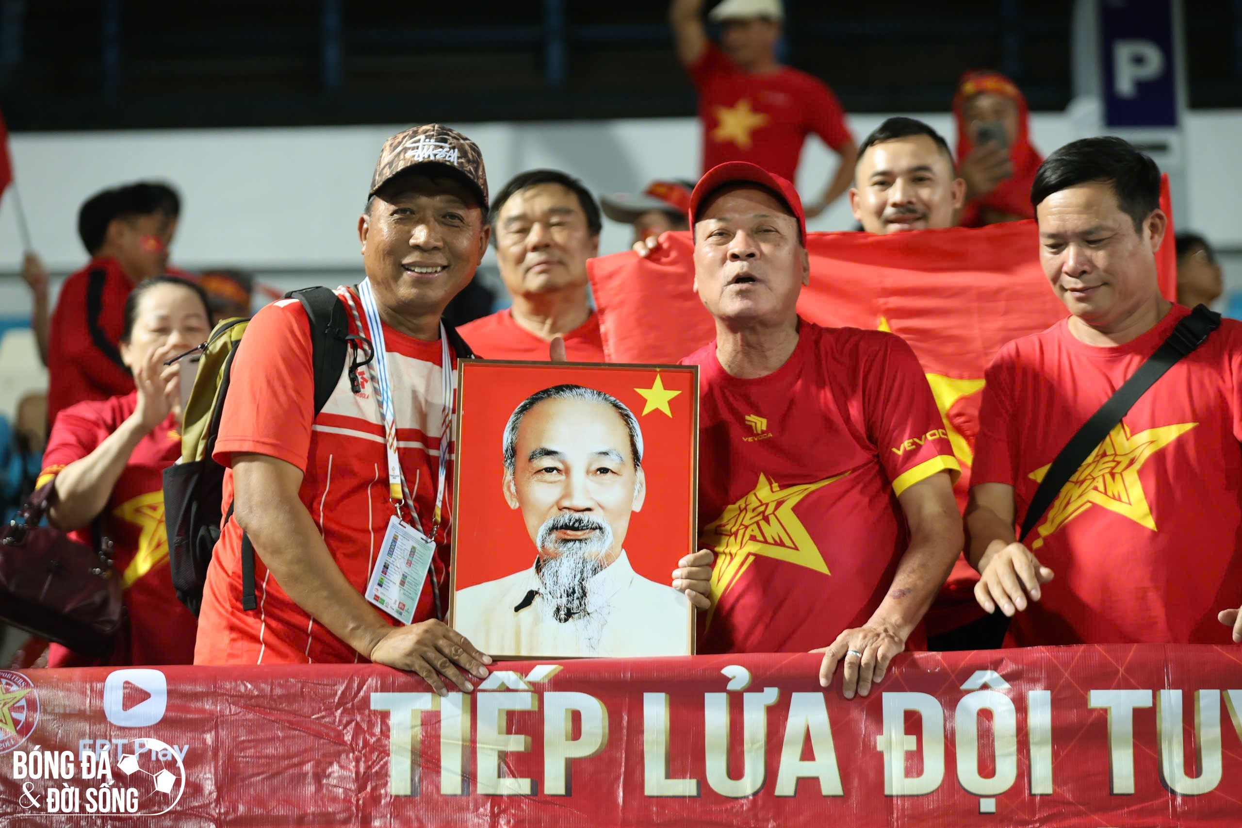 CĐV đặc biệt đến tiếp lửa cho ĐT nữ Việt Nam tại chung kết SEA Games 33