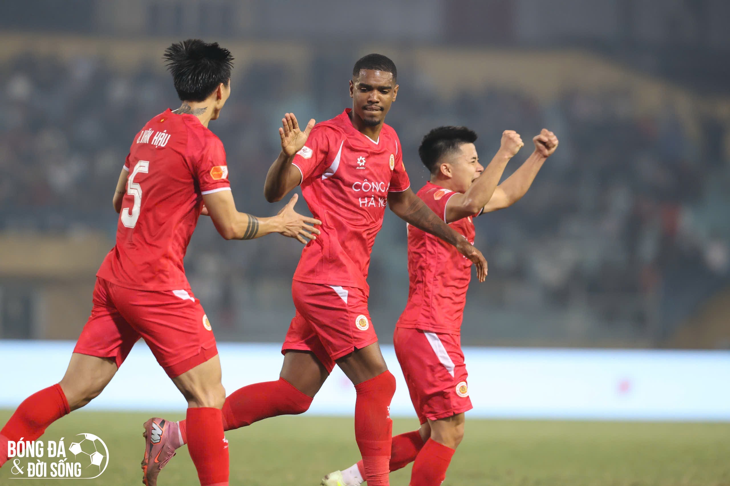 Kết quả V-League: Chơi hơn người, Công an Hà Nội chặn đứng chuỗi bất bại của Ninh Bình