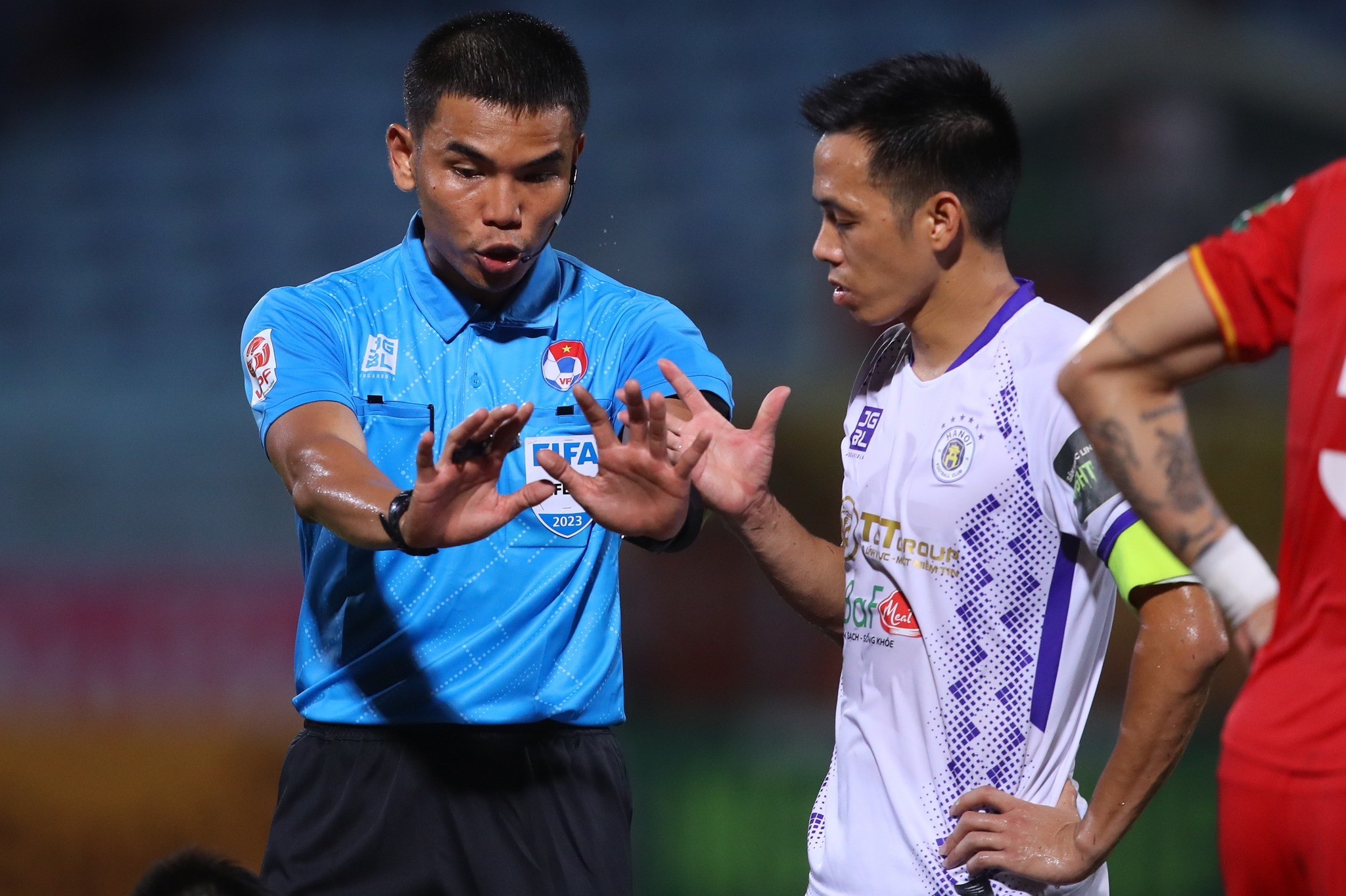 Trọng tài người Thái Lan cầm còi trận Derby Thủ đô