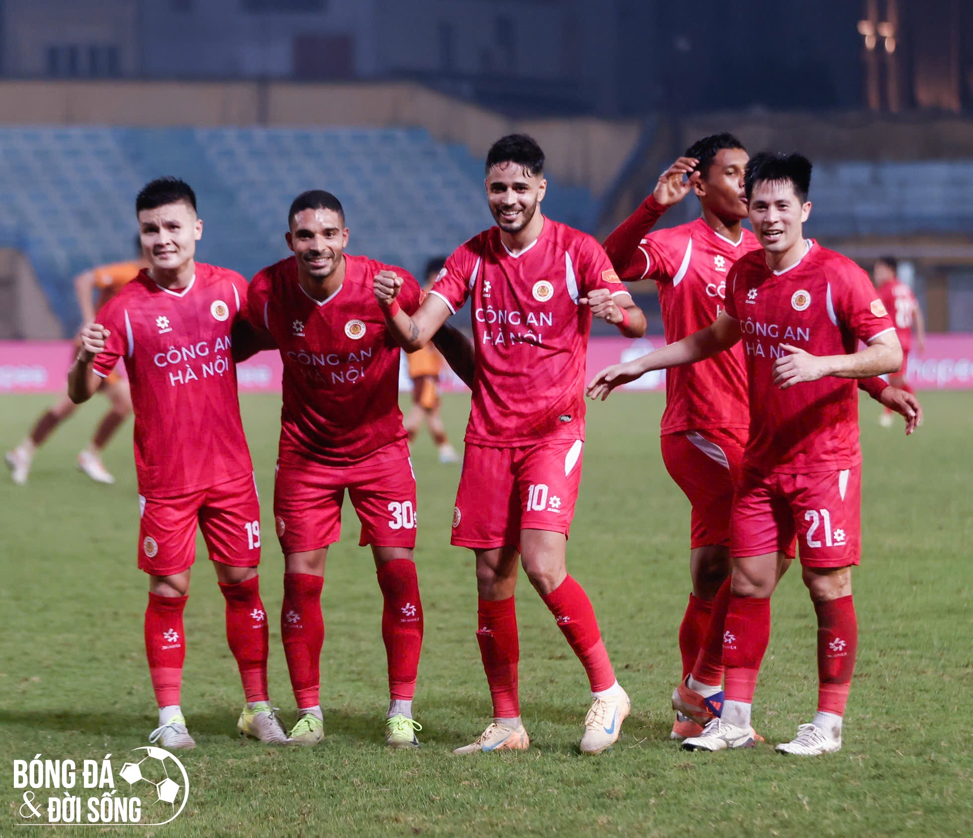 Sao trẻ U23 toả sáng, CAHN ngược dòng ấn tượng trước HAGL