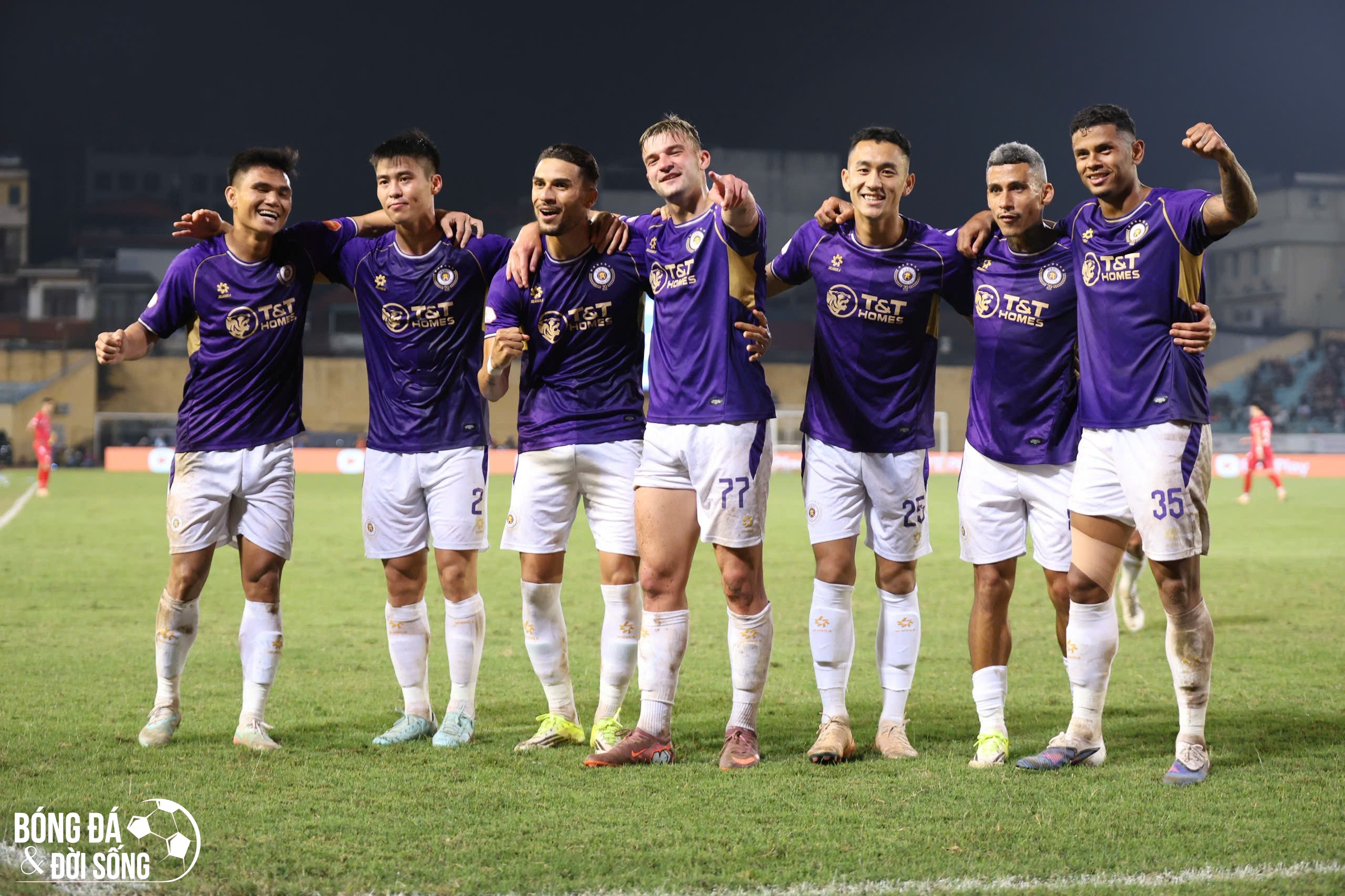 Kết quả V-League: Hoàng Hên toả sáng, Hà Nội FC chặn đứng chuỗi trận thăng hoa của CAHN