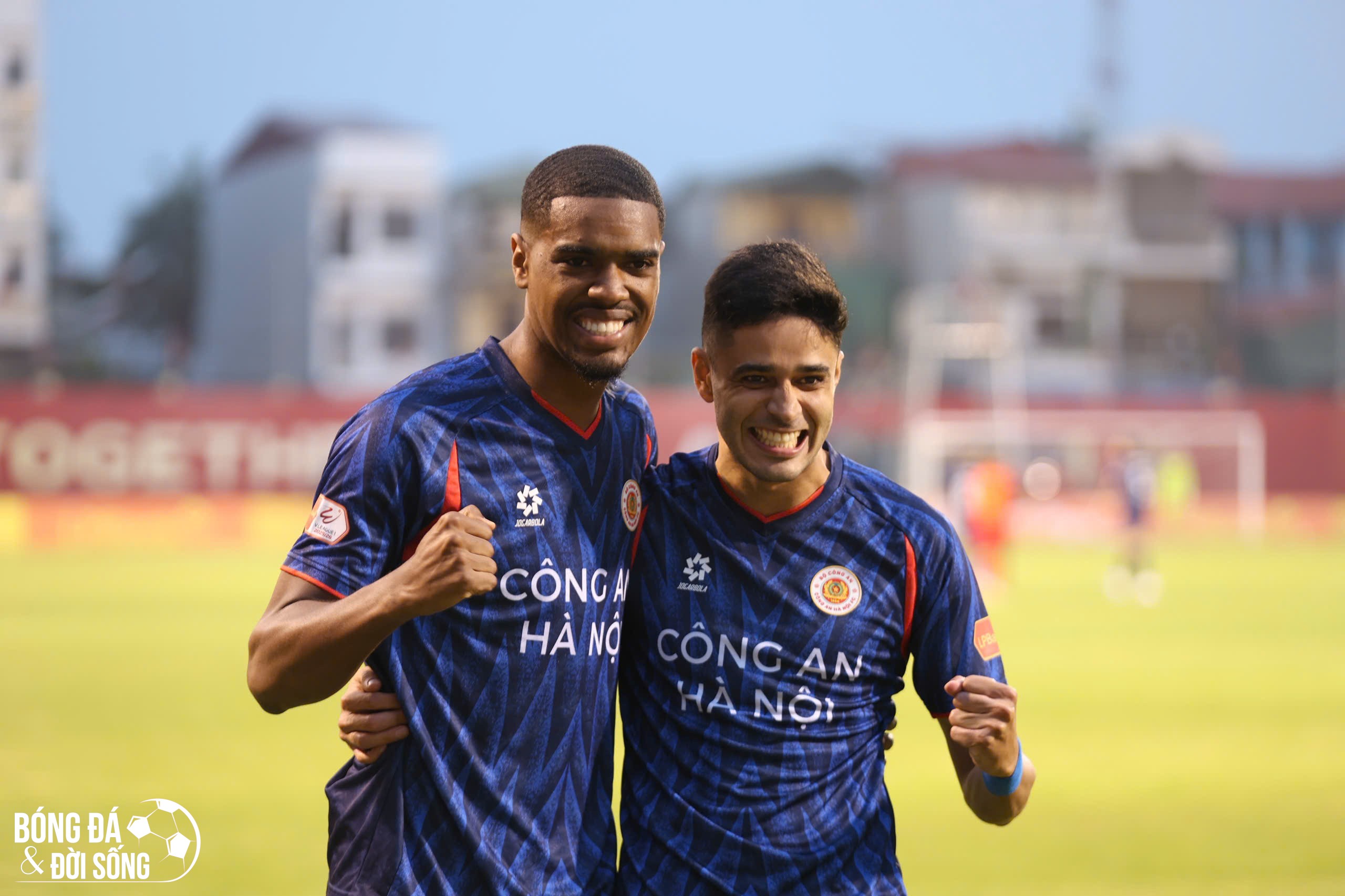 Đánh bại Ninh Bình FC, CAHN có lợi thế lớn trong cuộc đua vô địch V-League