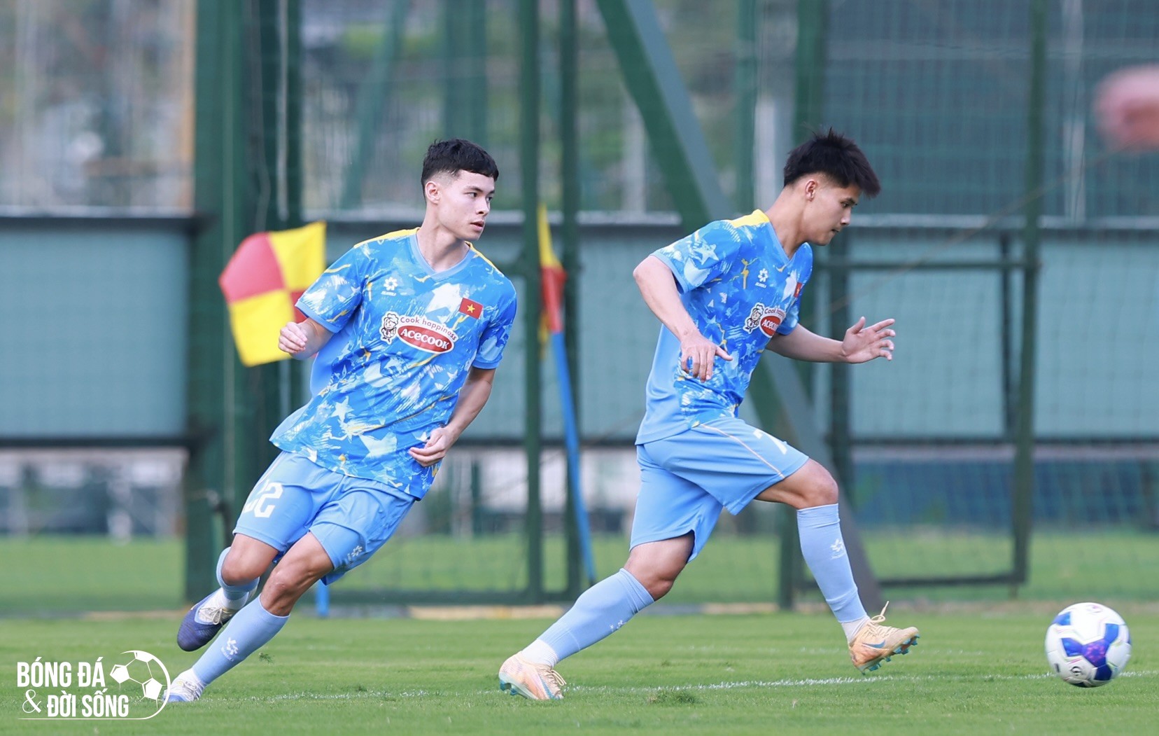 Loạt nhân tố mới của U23 Việt Nam tích cực rèn quân trong buổi tập đầu tiên