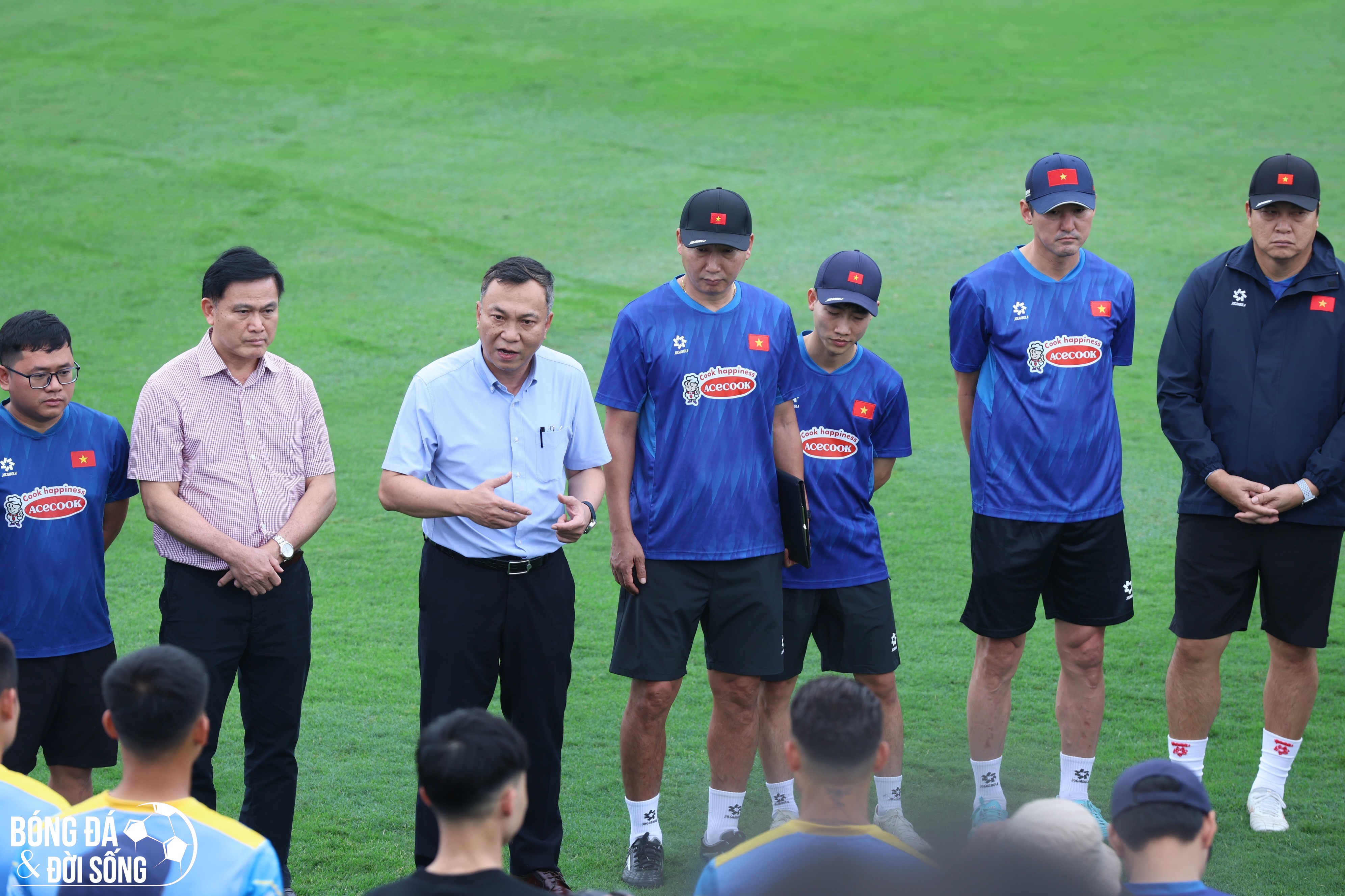 Chủ tịch VFF "tiếp lửa" ĐT Việt Nam trước thềm trận đấu với Bangladesh