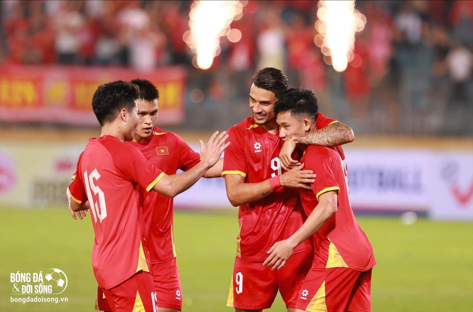 Tiền đạo Xuân Son kém duyên, ĐT Việt Nam vẫn thắng đậm Bangladesh