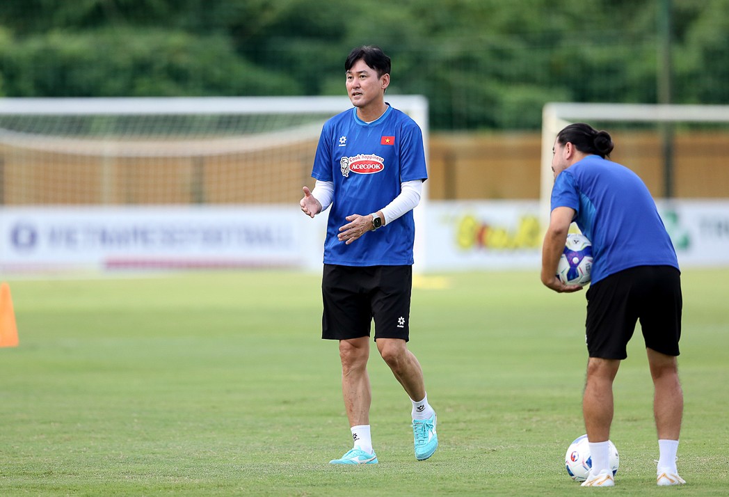 “Cánh tay đắc lực” của HLV Kim Sang Sik chia tay ĐT Việt Nam