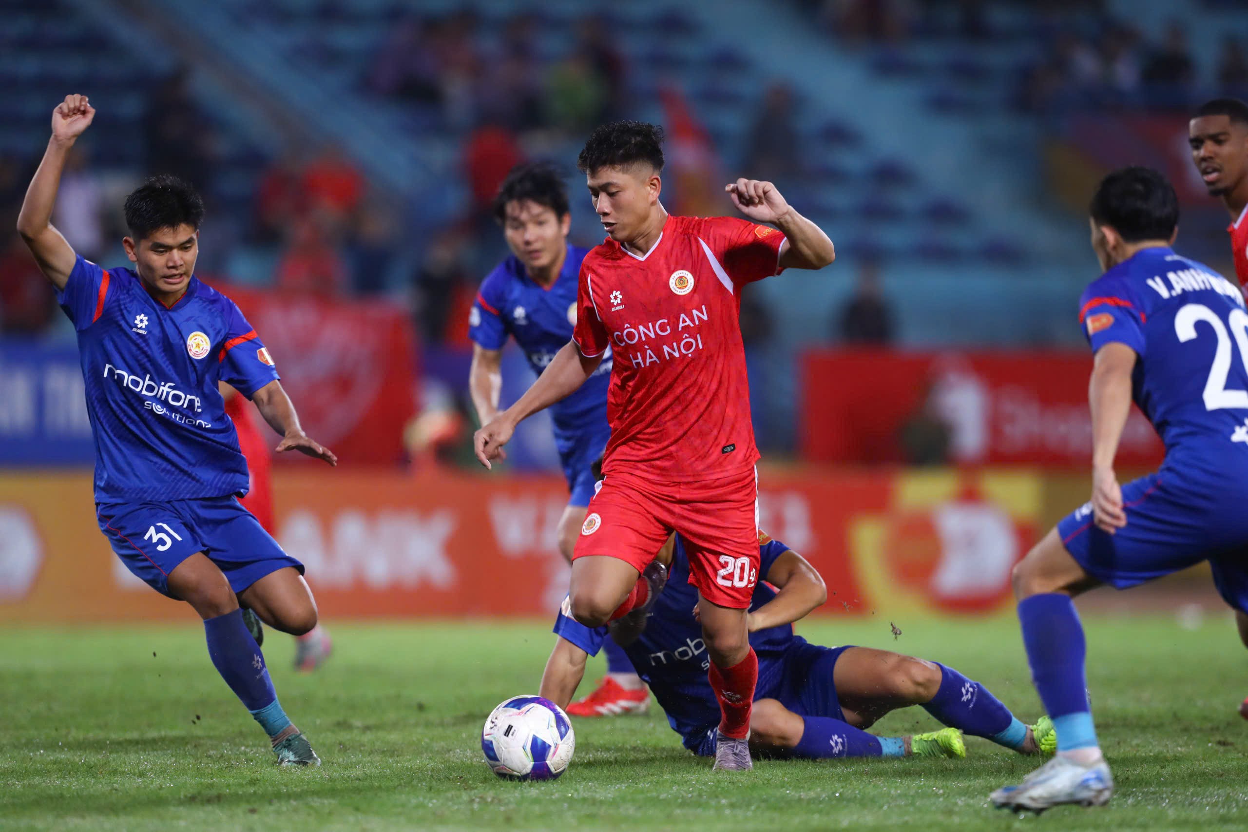 Vòng 18 V-League: Thời điểm bản lề của cuộc đua vô địch