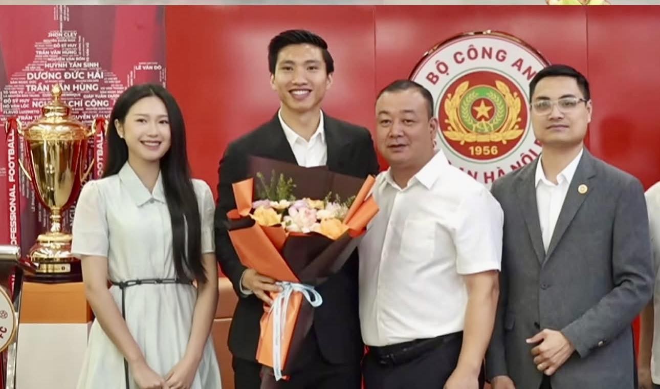 Hậu vệ Đoàn Văn Hậu báo tin cực vui về tương lai cùng CLB CAHN