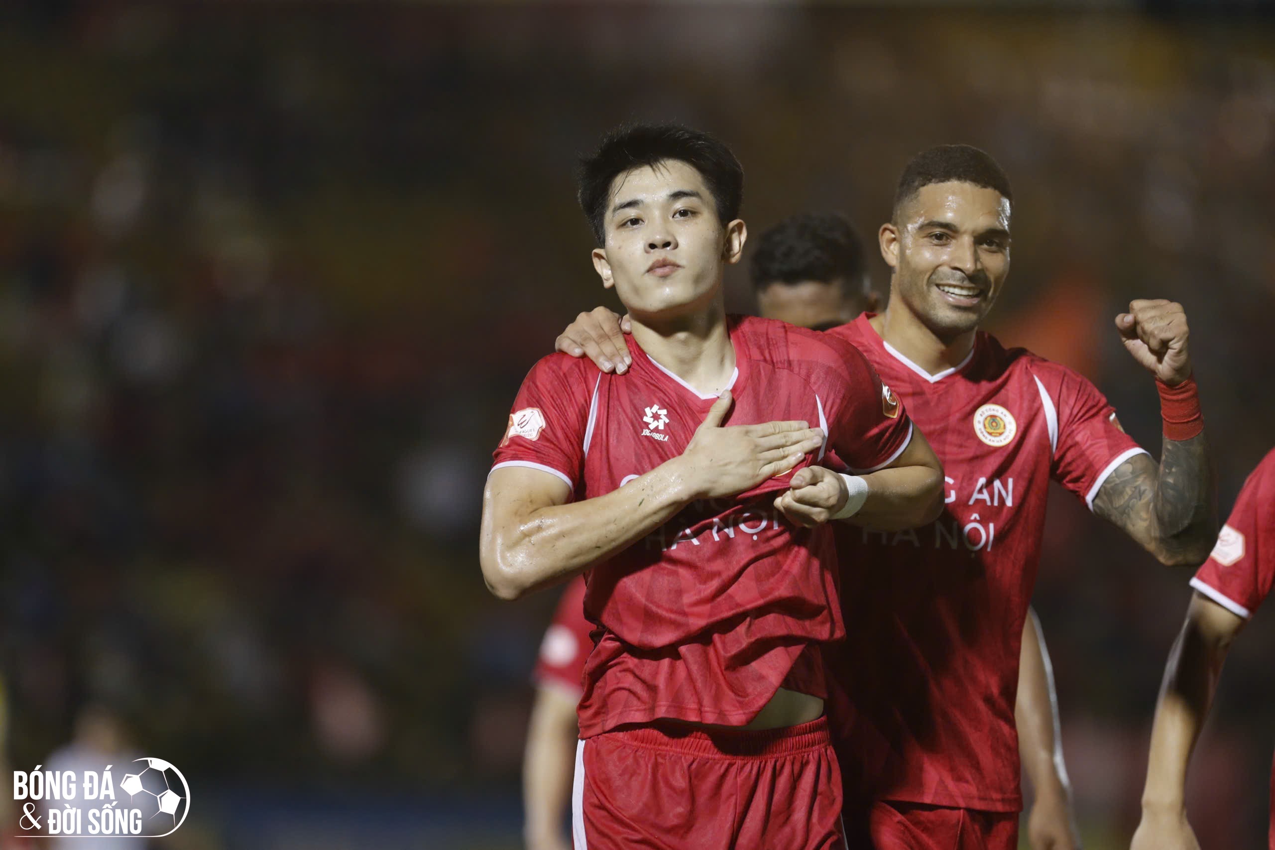 Tiền đạo Đình Bắc nói điều bất ngờ về phong độ thăng hoa tại V-League