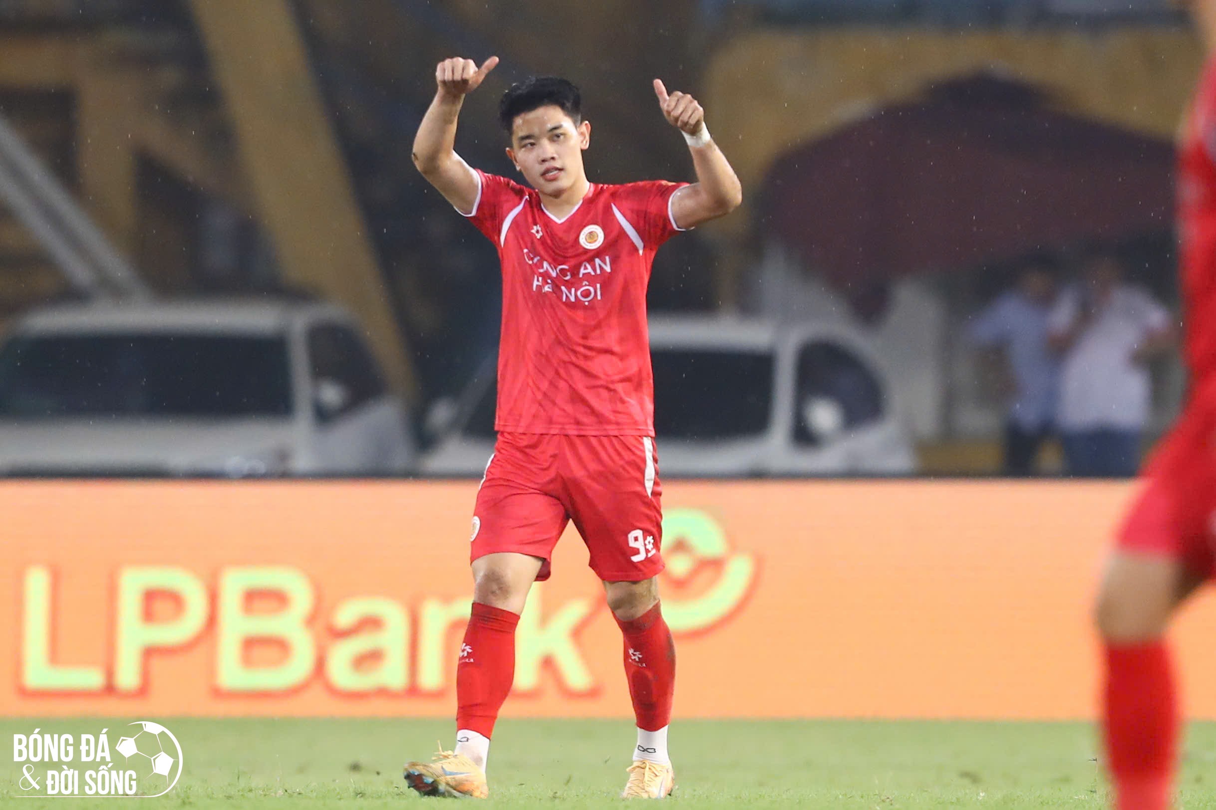 Tiền đạo Nguyễn Đình Bắc: “CAHN chỉ cố gắng từng trận, chưa nghĩ tới danh hiệu”