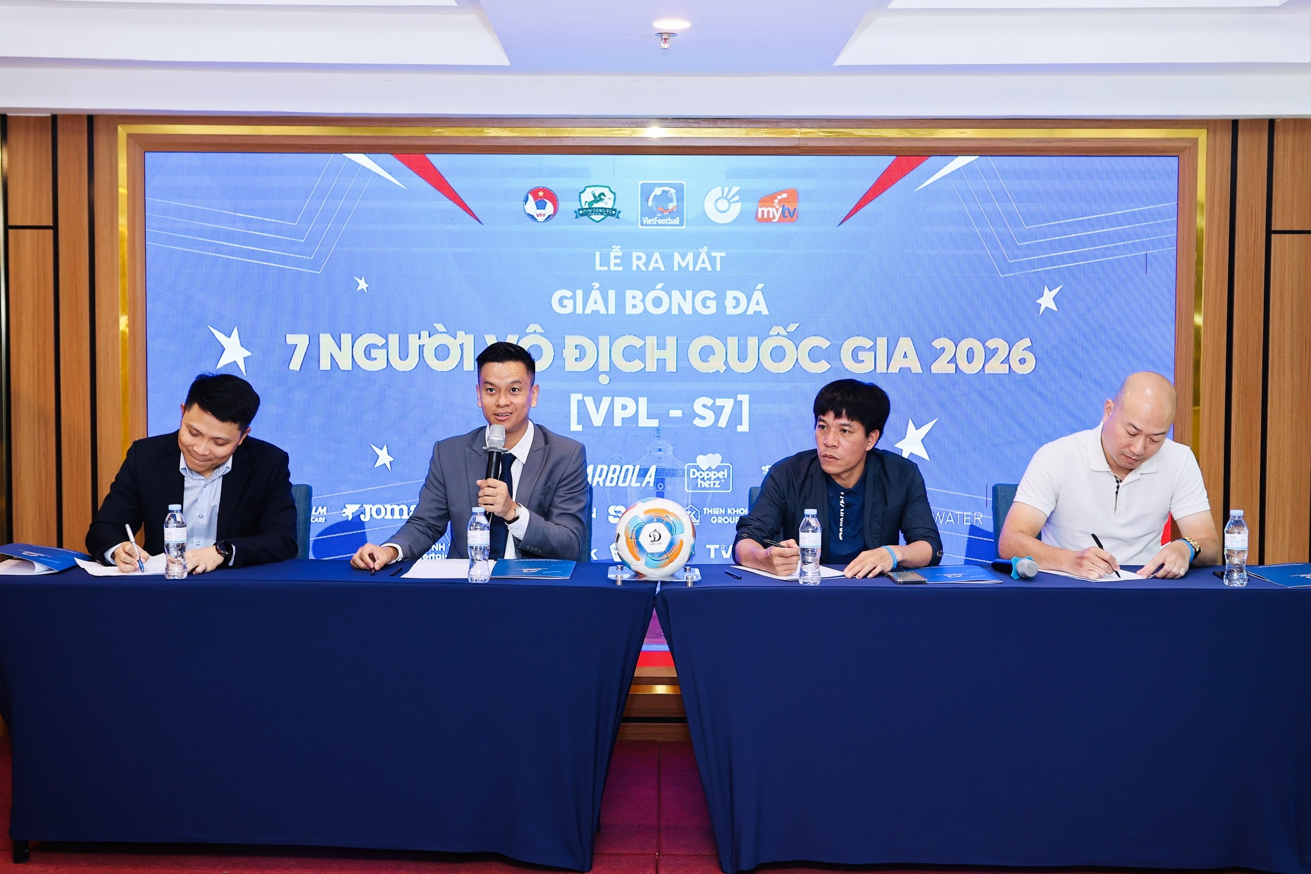VPL-S7 khởi tranh: Lan tỏa tinh thần “Bóng đá vì cộng đồng”