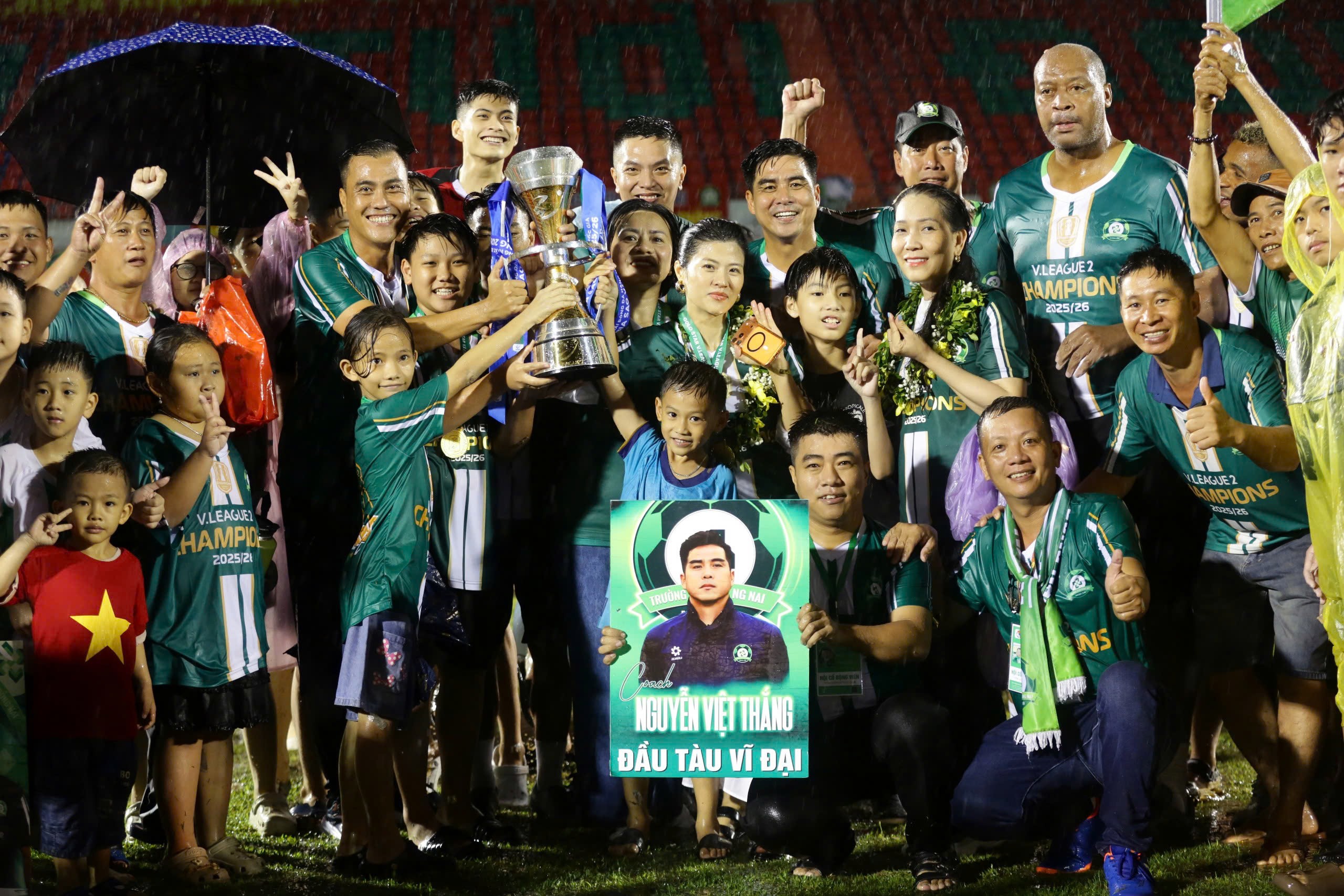 Tân binh V-League xác định HLV trưởng sau mùa giải lịch sử