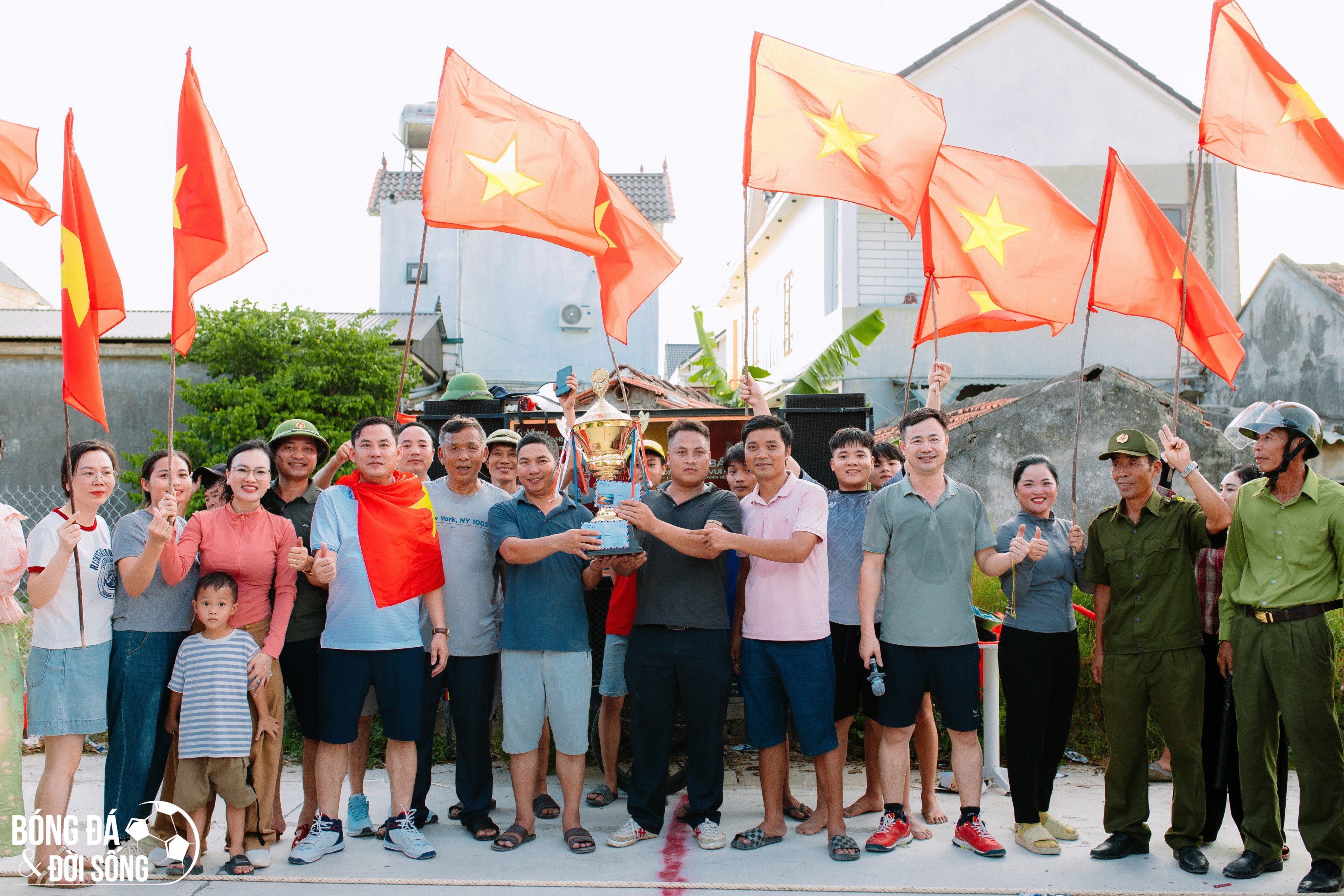 Nghệ An: Độc đáo giải kéo co quy tụ hàng nghìn người tham gia thắt chặt tình làng nghĩa xóm