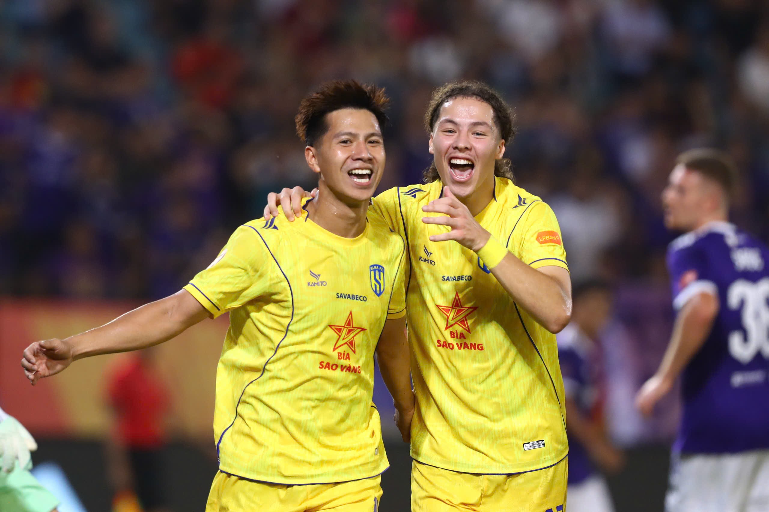 SLNA thắng đậm Hà Nội FC, gây địa chấn tại Hàng Đẫy
