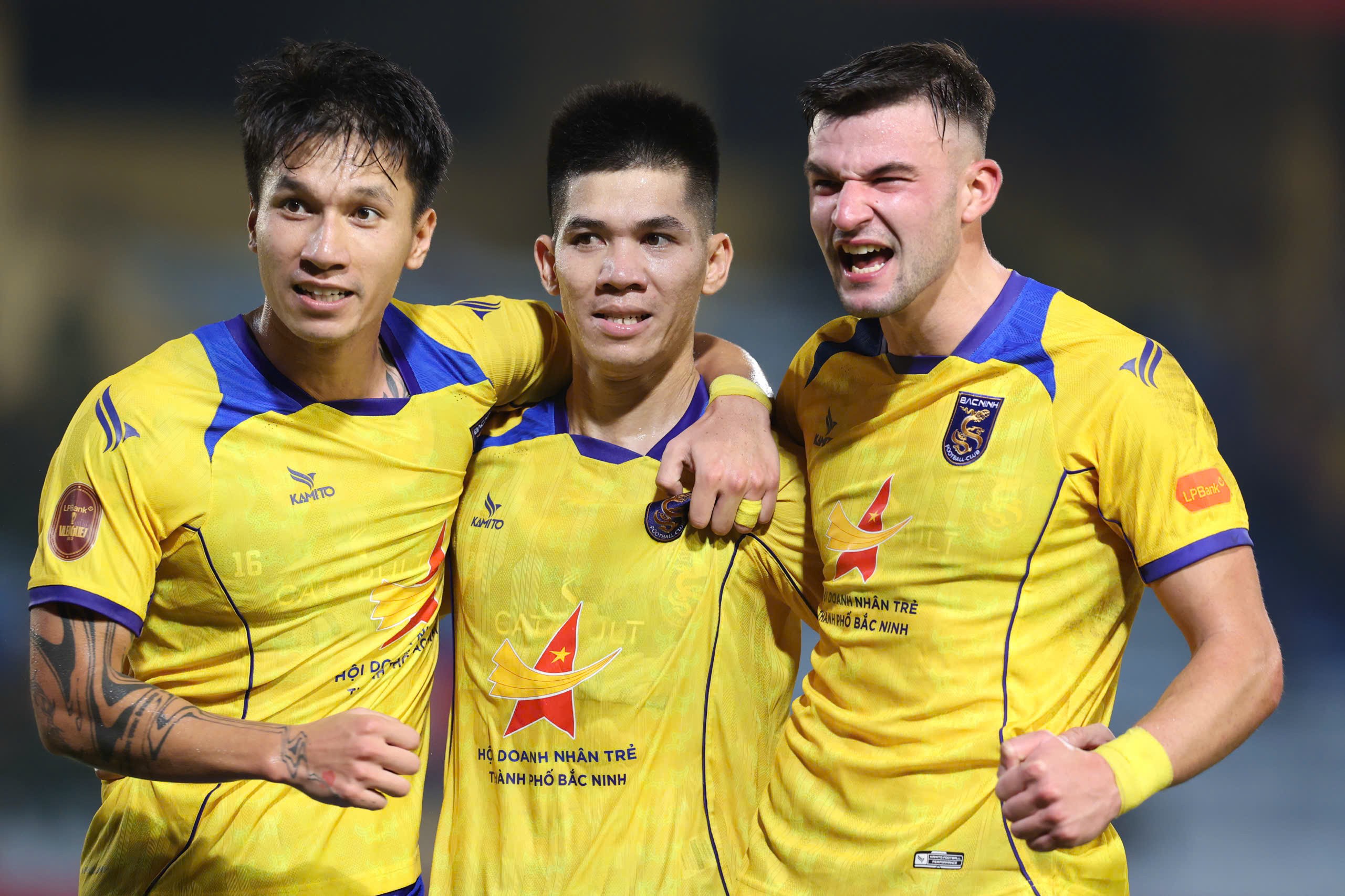 Thể Công Viettel đánh rơi chiến thắng khó tin trước Bắc Ninh FC