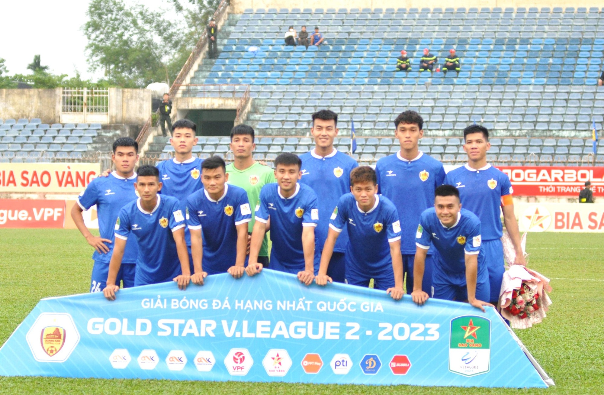 Cựu vô địch bỏ giải, Công Phượng rộng cửa trở lại V.League