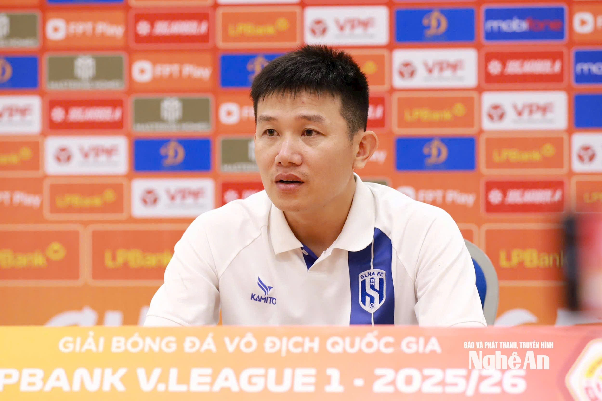 HLV Phan Như Thuật lý giải nguyên nhân SLNA thất bại trước tân binh V-League