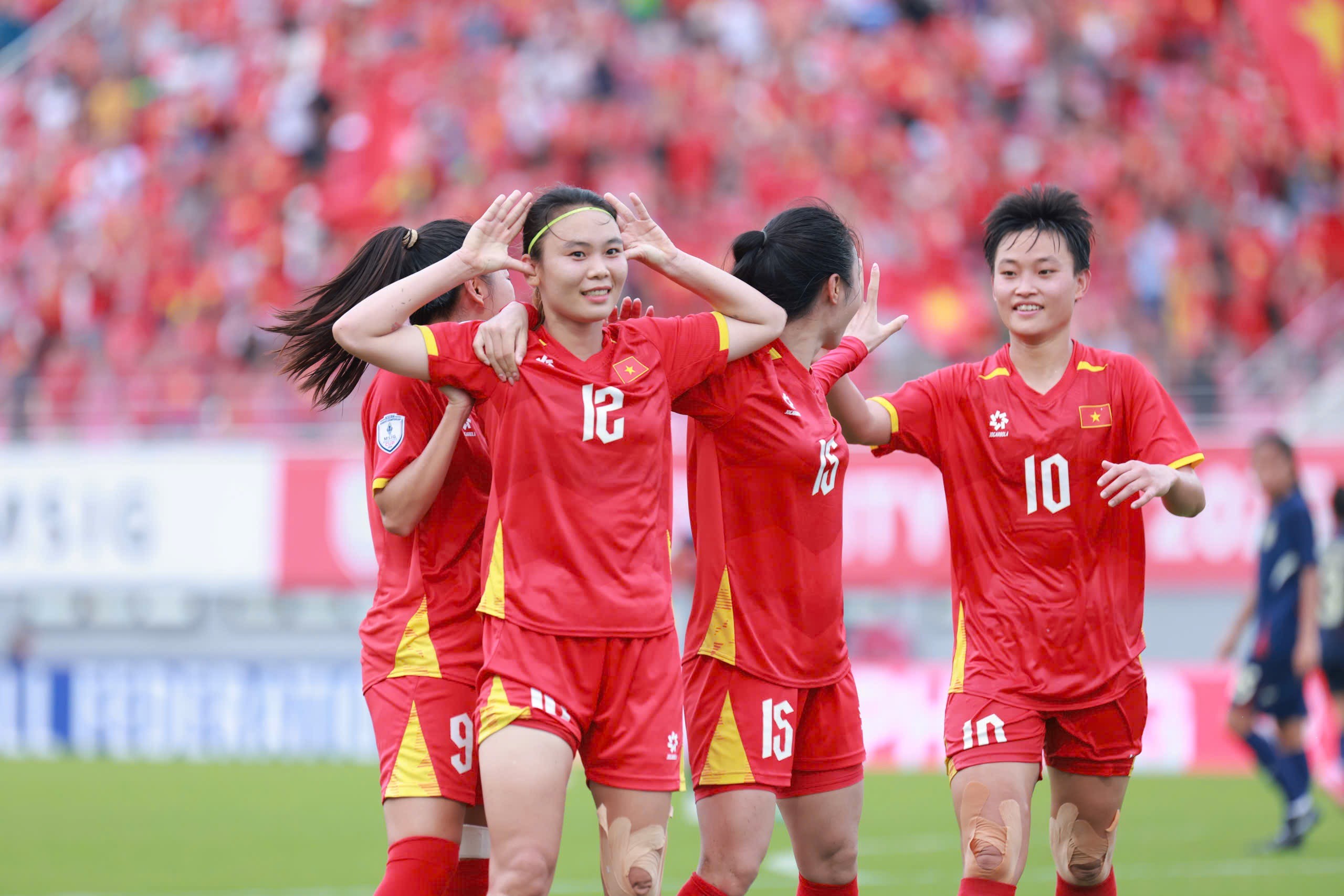 Thắng đậm Thái Lan, tuyển nữ Việt Nam được VFF thưởng khủng