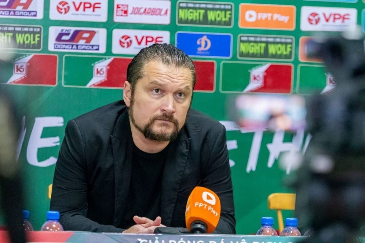 HLV Popov tiến cử hậu vệ Việt kiều Mỹ lên tuyển Việt Nam