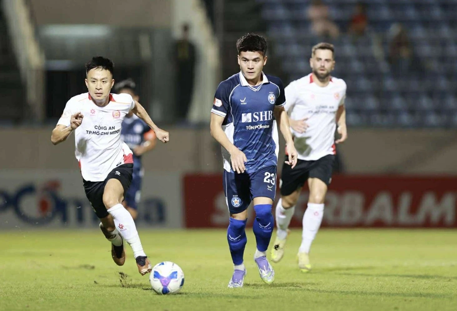 Kết quả V-League: Thẻ đỏ phút chót, CLB Đà Nẵng ôm hận trước Công an TP.HCM