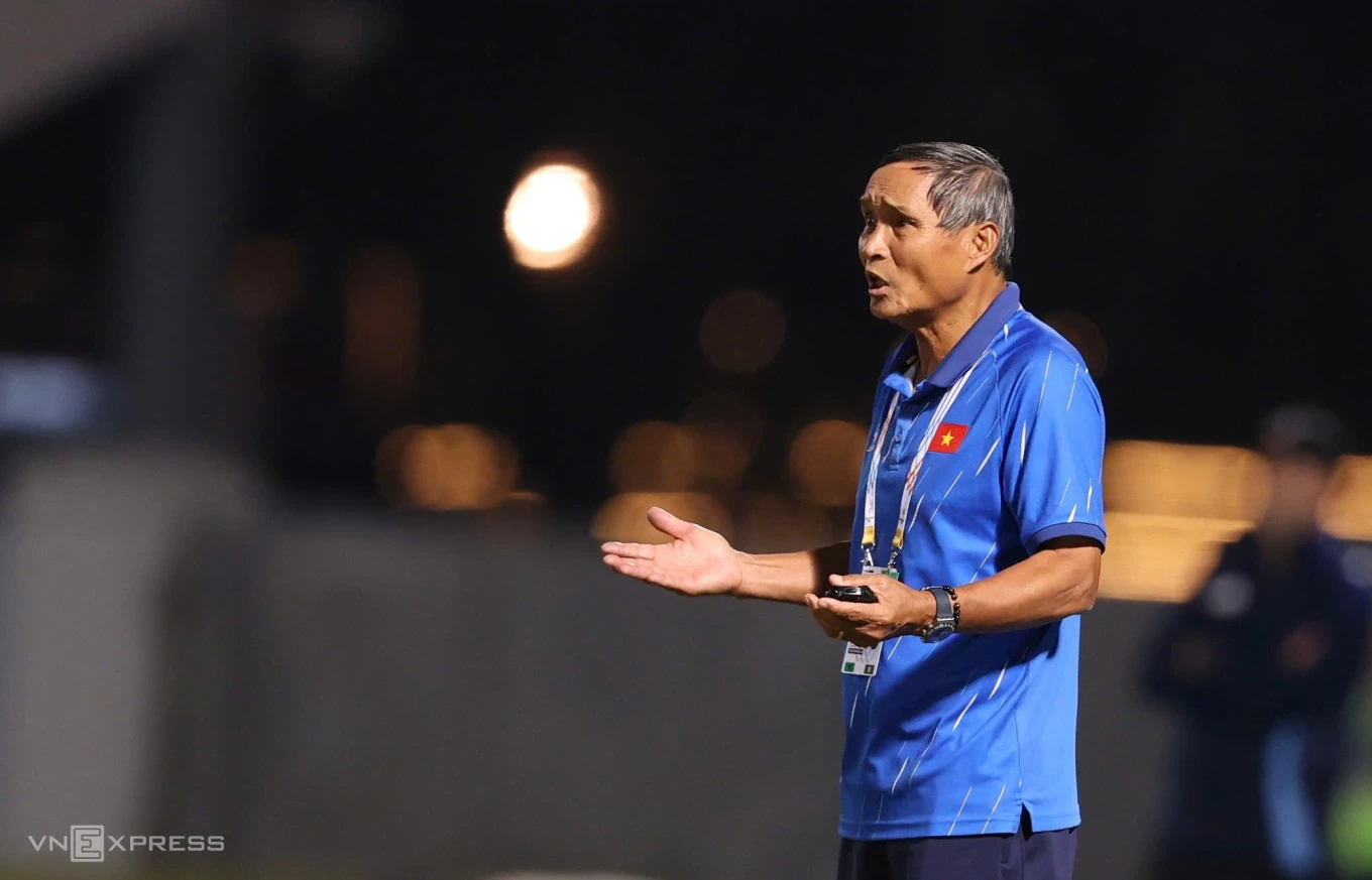 HLV Mai Đức Chung tiếp tục dẫn dắt đội tuyển nữ Việt Nam